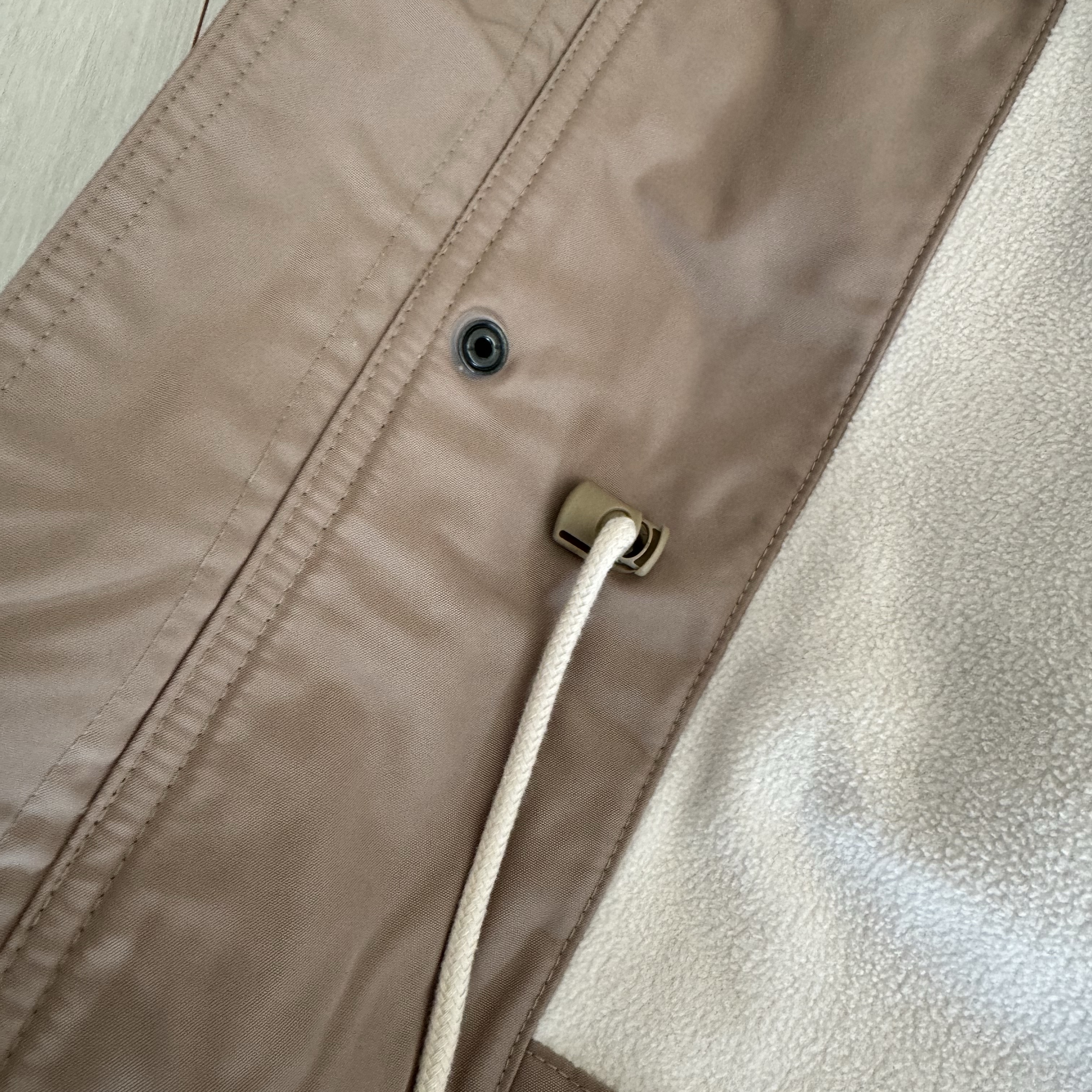 Nike x Drake Nocta Basketball Sideline Jacket Khaki (DV3647-248) 착용 스타일 - 6