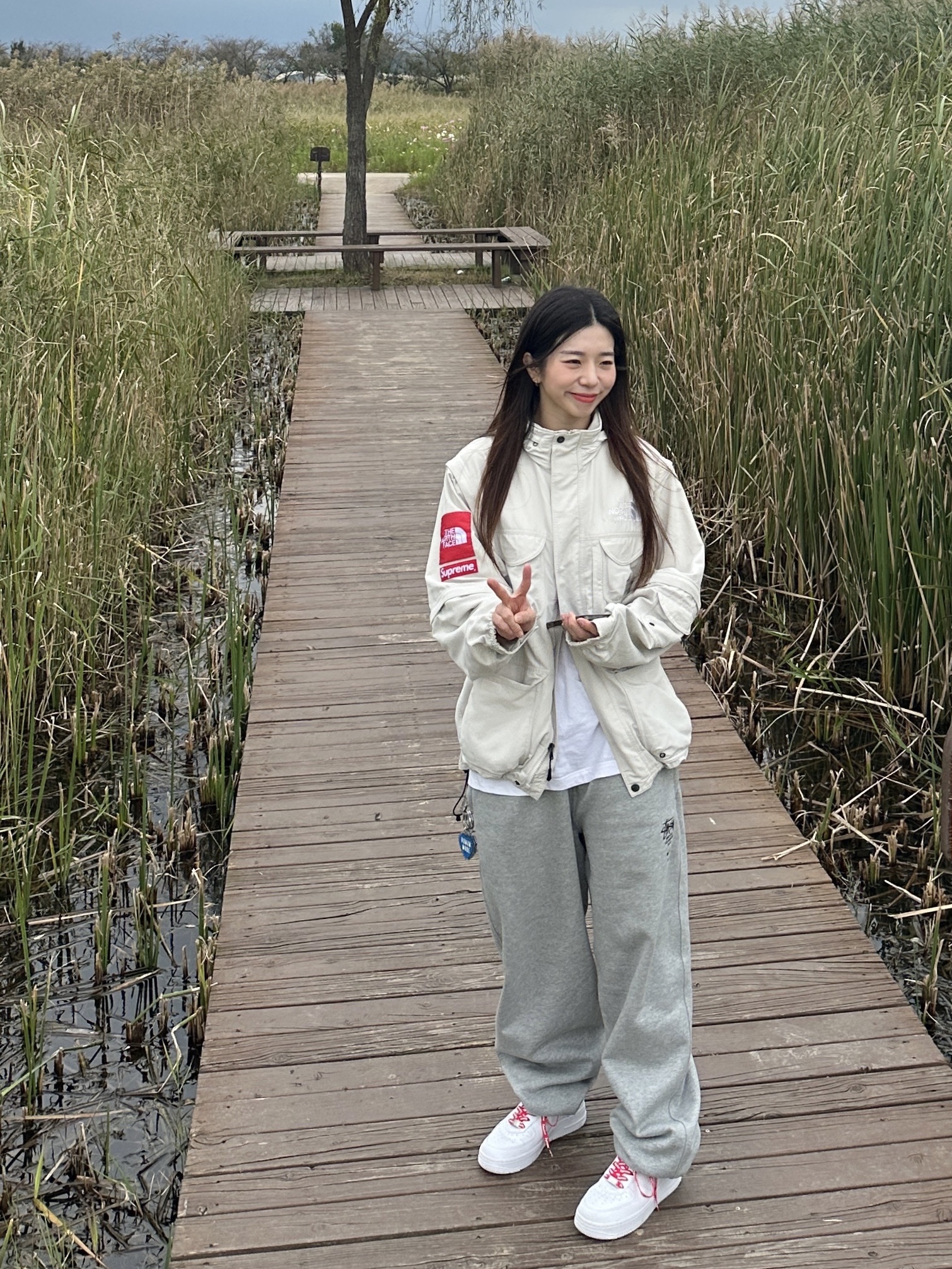 Supreme x The North Face Trekking Convertible Jacket Stone - 22SS, Nike x Supreme Air Force 1 Low White 착용 스타일