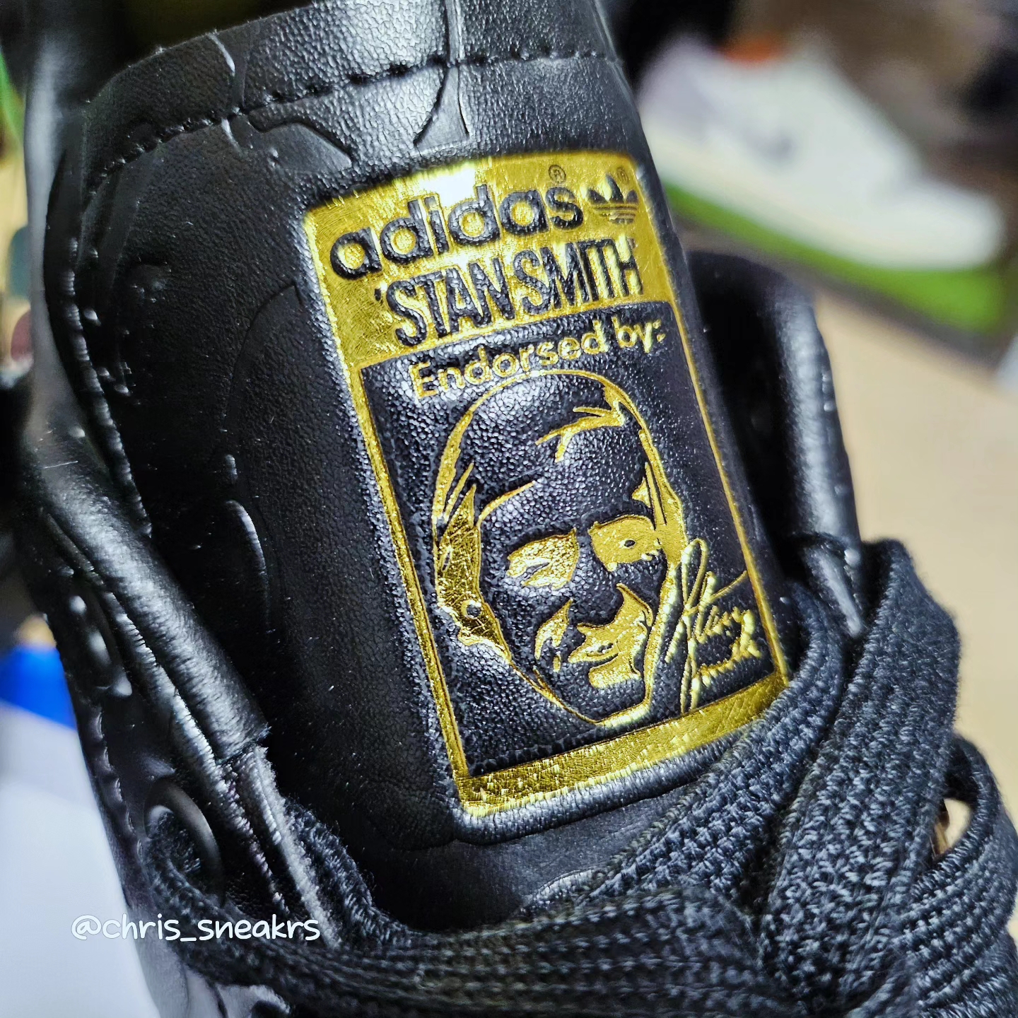 Adidas x BAPE Stan Smith Core Black Gold Metallic 착용 스타일 - 2