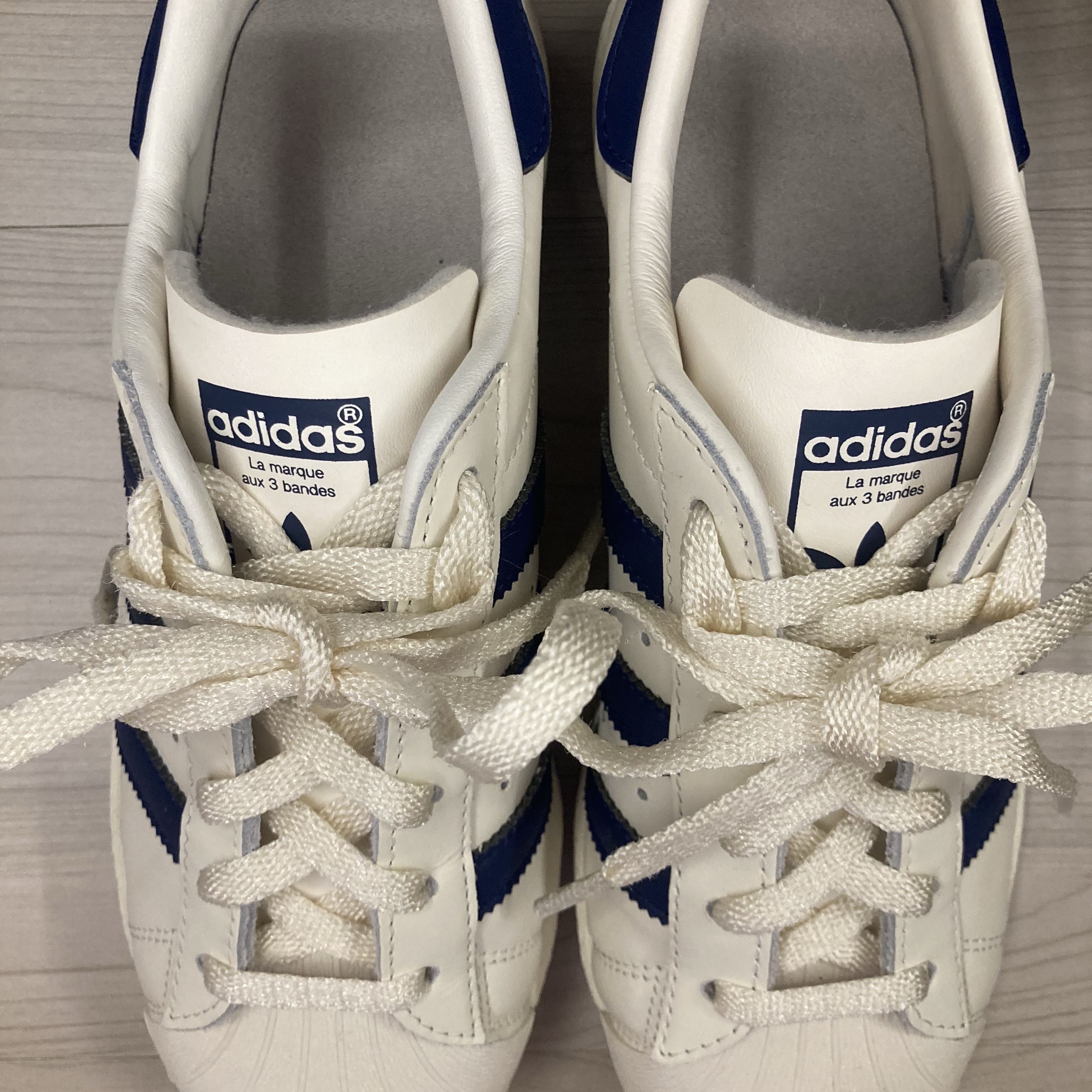 Adidas Superstar 82 White Dark Blue 착용 스타일 - 3