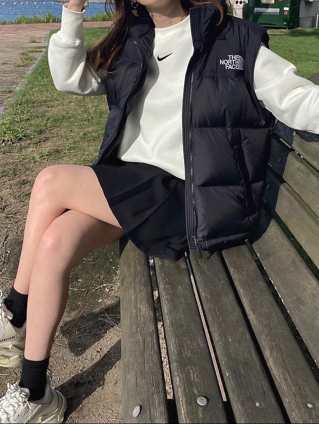 The North Face 1996 Retro Nuptse Vest Black, The North Face New Puffy Vest Black 착용 스타일 - 6
