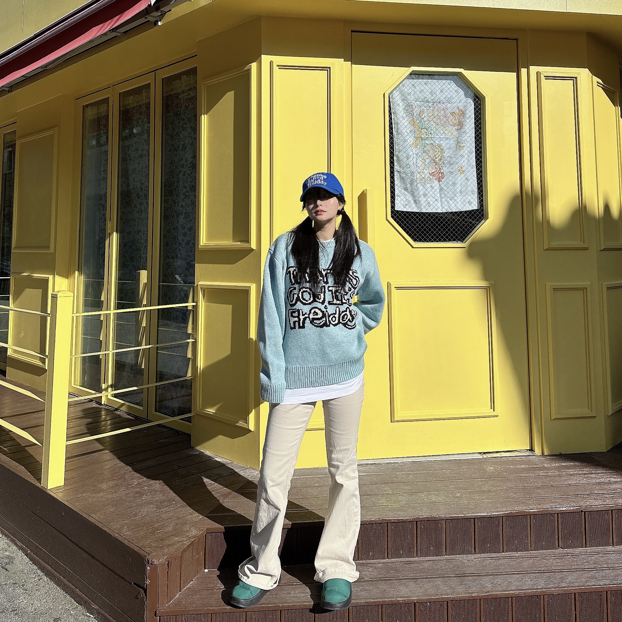 Adidas Puffylette Dark Green, (W) UGG Tazz Slipper Chestnut 착용 스타일 - 1