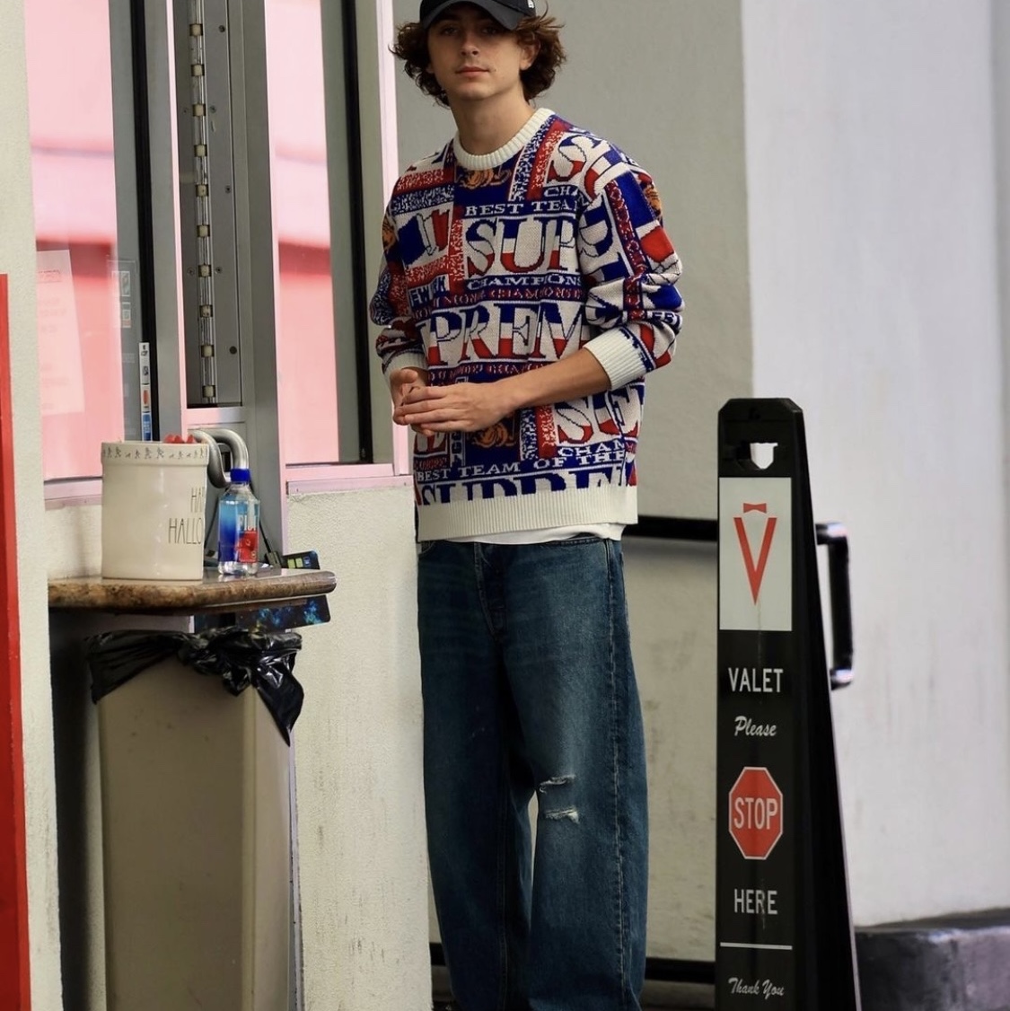 Supreme Scarf Sweater White - 23SS 착용 스타일