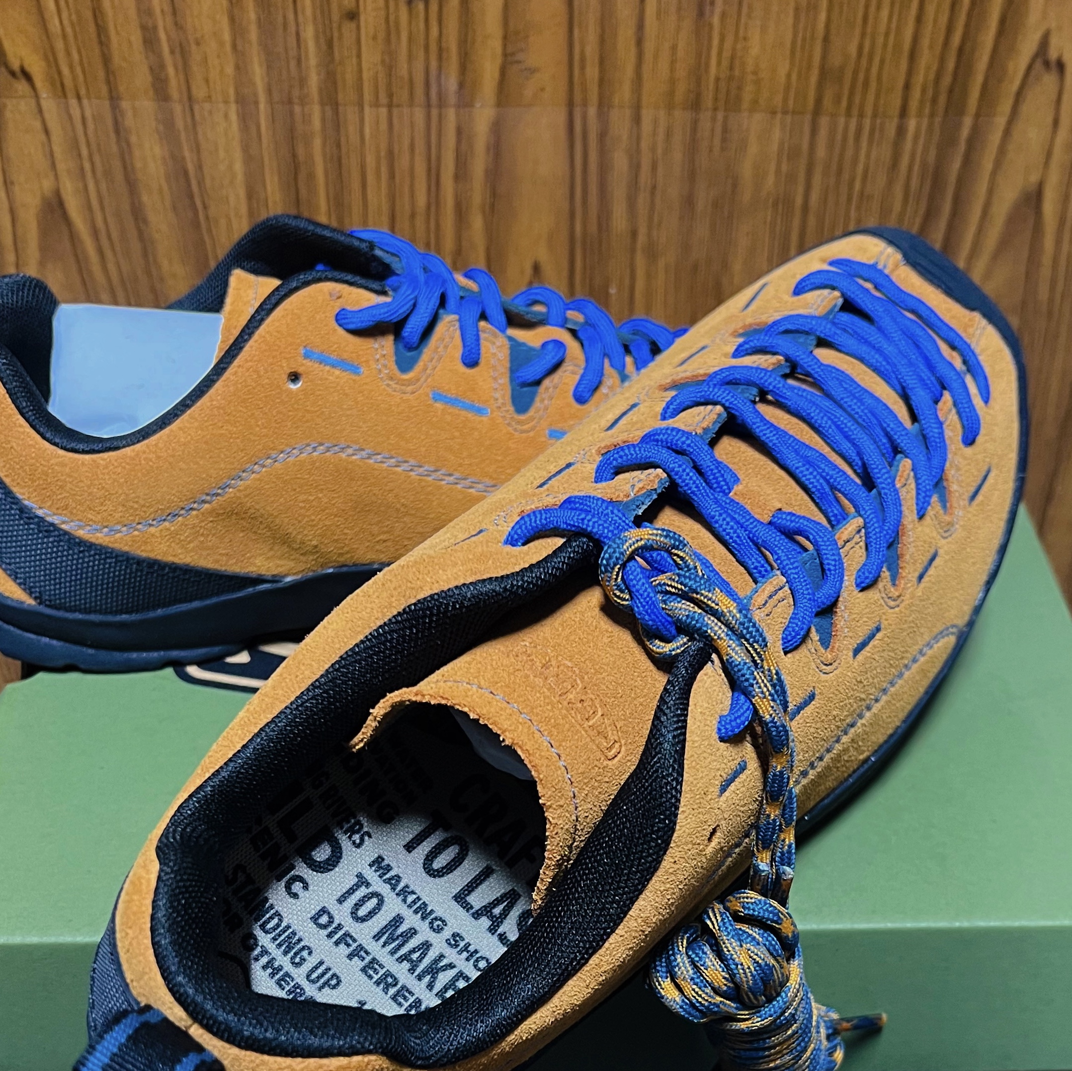 Keen Jasper Suede Sneakers Camel 착용 스타일