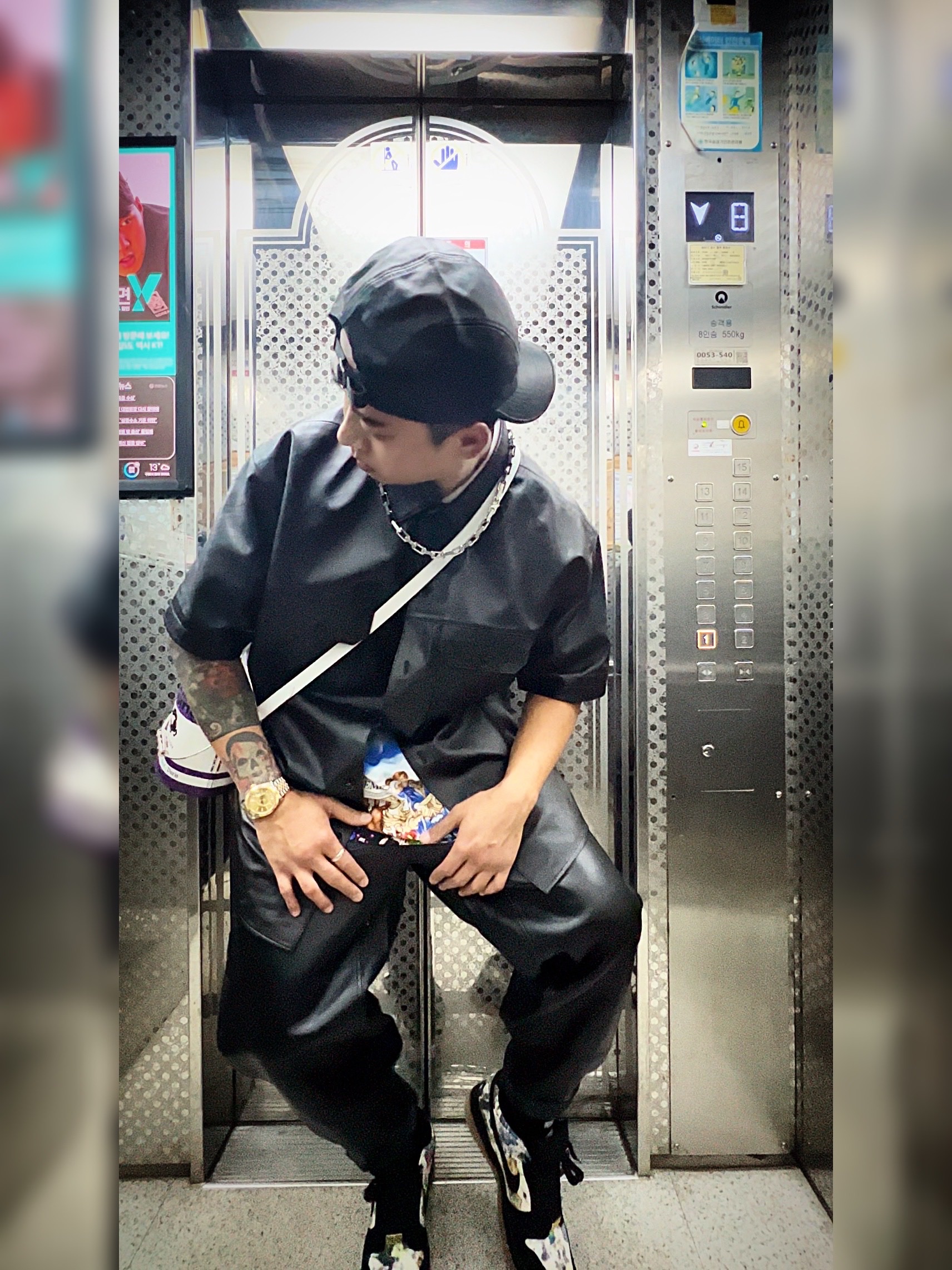 Supreme Leather Camp Cap Black - 21SS, Supreme Leather S/S Work Shirt Black - 23FW 착용 스타일 - 7