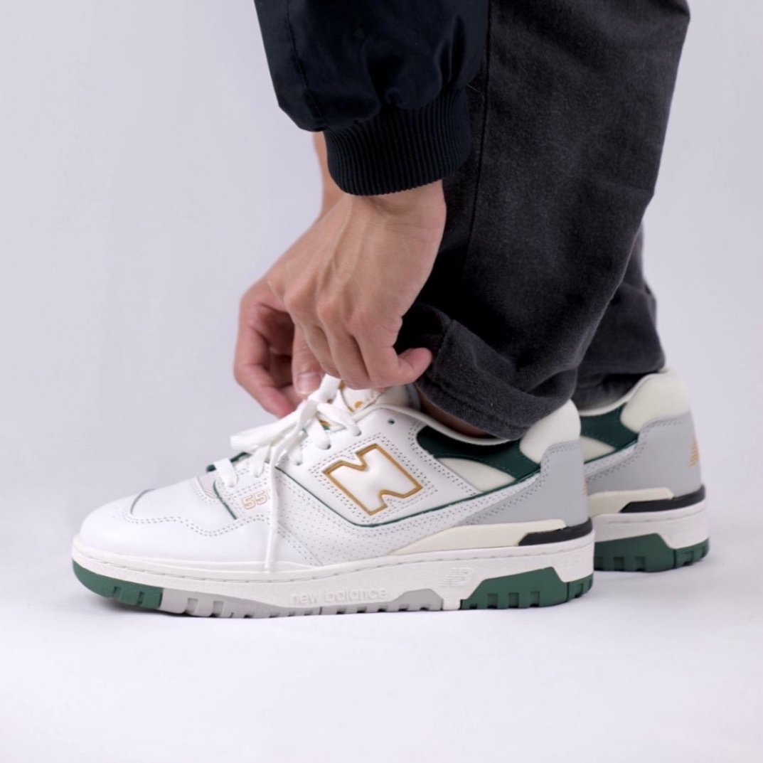 New Balance 550 White Nightwatch Green - D Standard 착용 스타일