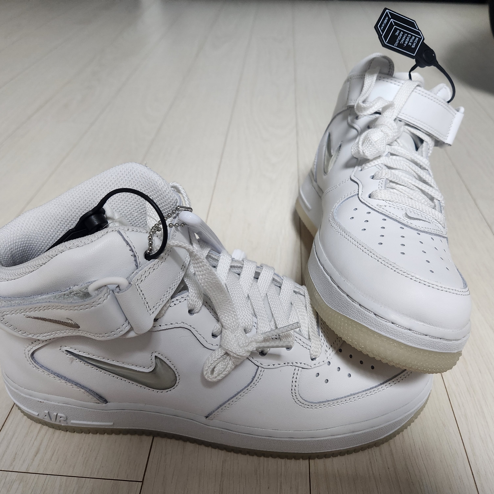 Nike Air Force 1 Mid '07 Color of the Month Summit White, Stone Island 41421 Opaque Nylon Twill Down Dark Green - 22FW 착용 스타일 - 1