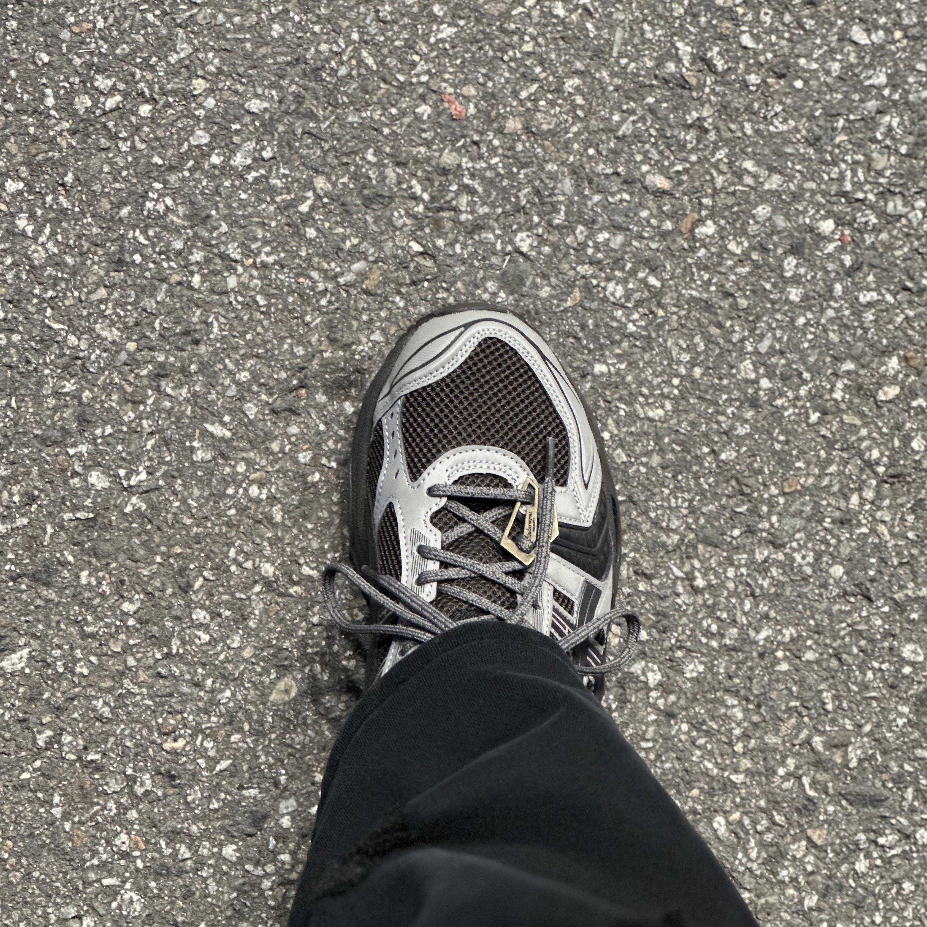 Asics x Atmos x Undermycar Gel-Kayano 14 Pepper Black, Undermycar Dival Real Divided Damage Washed Pants Inkwell - 23FW 착용 스타일 - 3