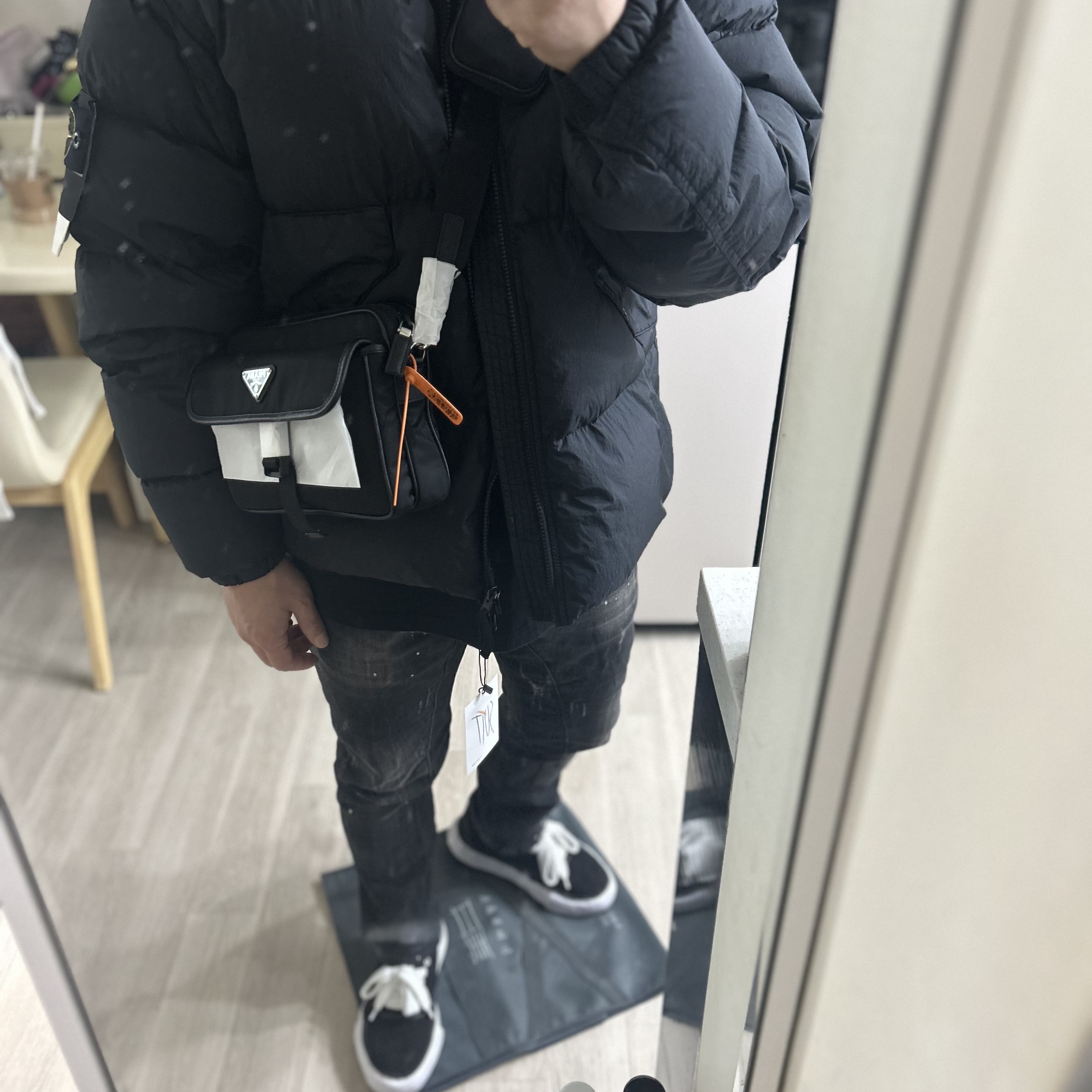 Stone Island 40623 Garment Dyed Crinkle Reps Recycled Nylon Down Jacket Black - 23FW 착용 스타일