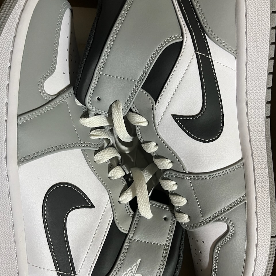 Jordan 1 Mid Light Smoke Grey Anthracite 착용 스타일