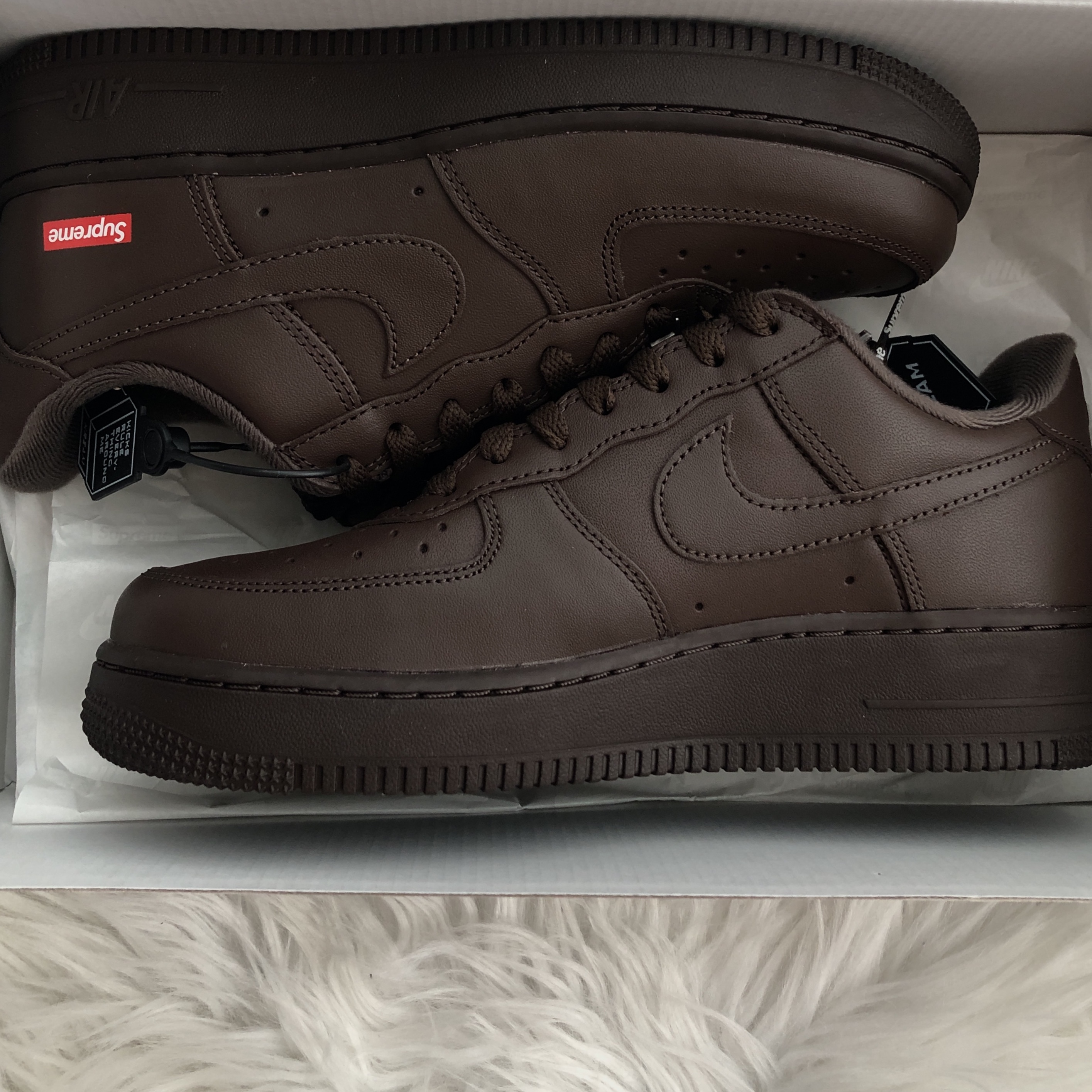 Nike x Supreme Air Force 1 Low Baroque Brown 착용 스타일 - 2