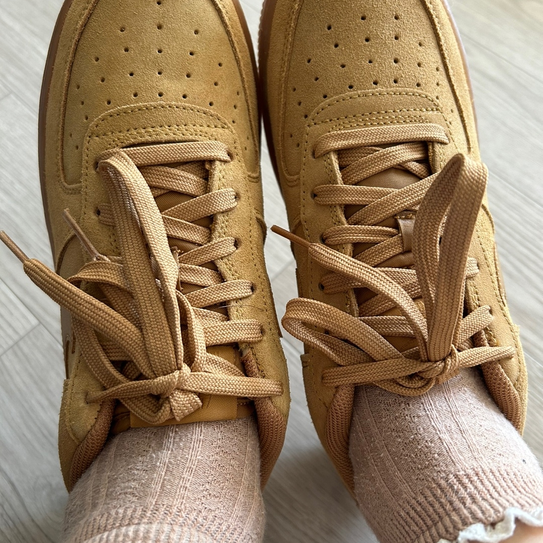 (GS) Nike Air Force 1 LV8 3 Wheat 착용 스타일 - 3
