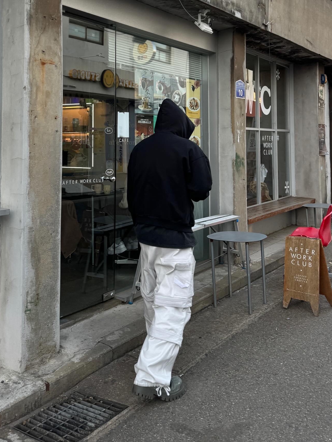 Balenciaga Sticky Note Zip-Up Hoodie Medium Fit Black Faded, Farfromwhat Far Layered Work Pants White 착용 스타일 - 2