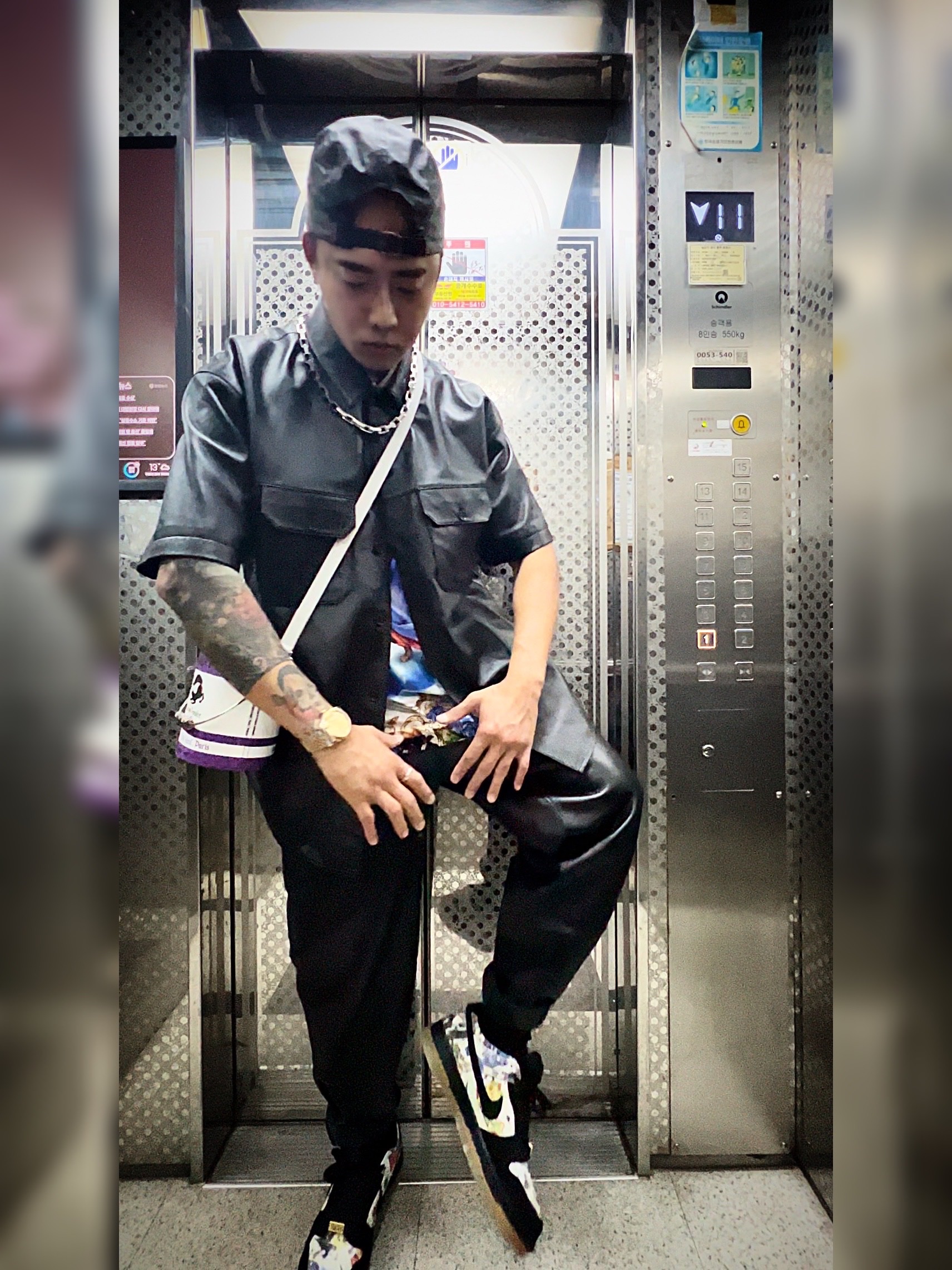 Supreme Leather Camp Cap Black - 21SS, Supreme Leather S/S Work Shirt Black - 23FW 착용 스타일 - 4