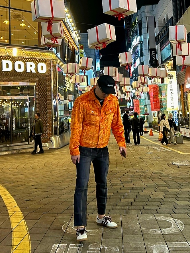 Supreme Fuzzy Pile Trucker Jacket Black - 19SS, Adidas x Wales Bonner Pony Tonal Samba Cream White Mystery Brown 착용 스타일 - 2