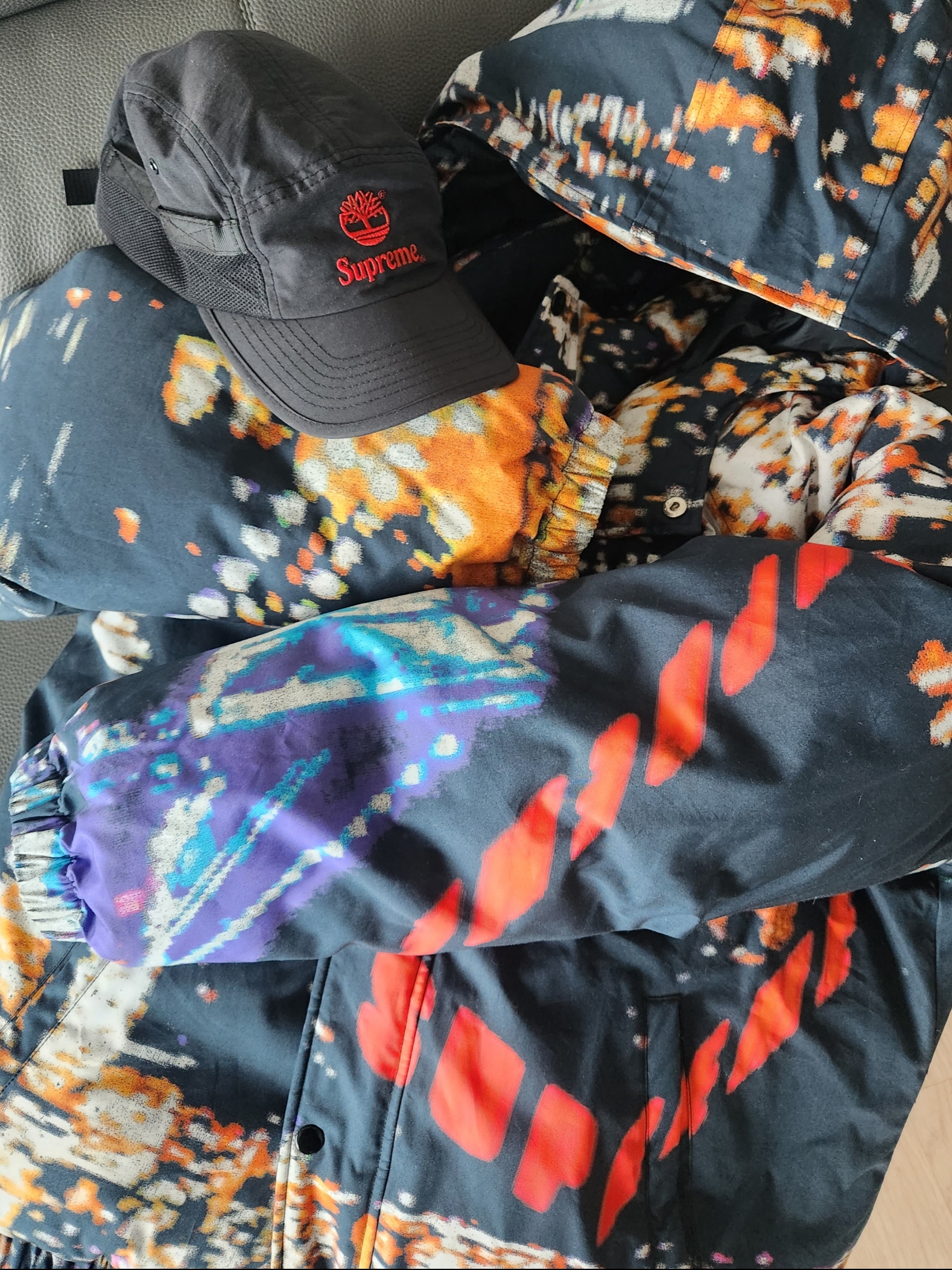 Supreme City Lights Puffy Jacket Black - 20SS 착용 스타일