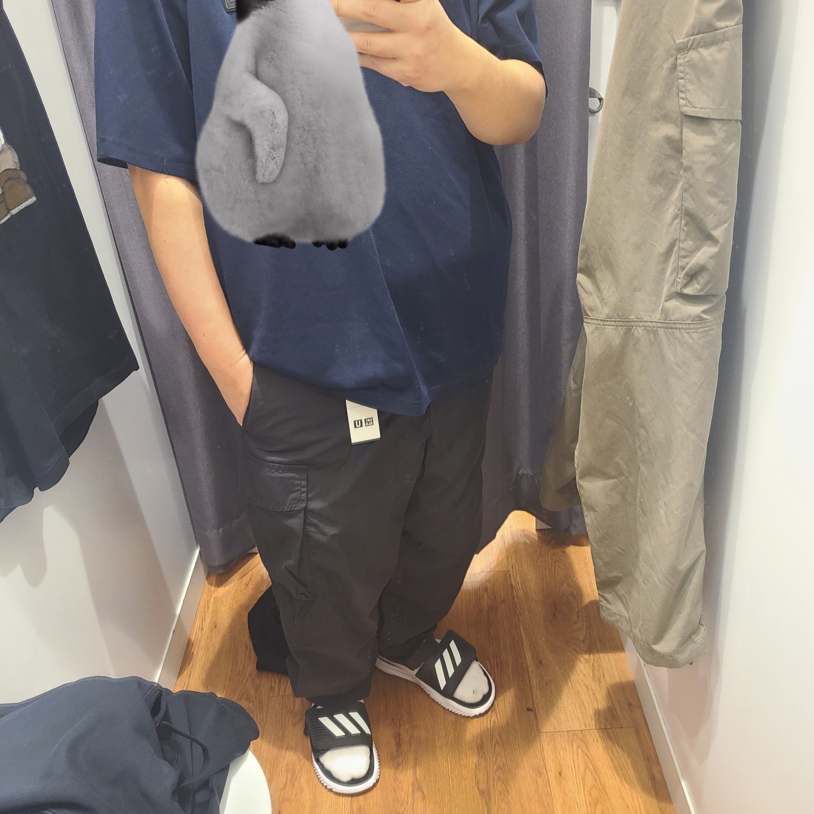 Adidas Alphabounce Slide Cloud White Core Black, Uniqlo U Wide Fit Baker Pants Black 착용 스타일