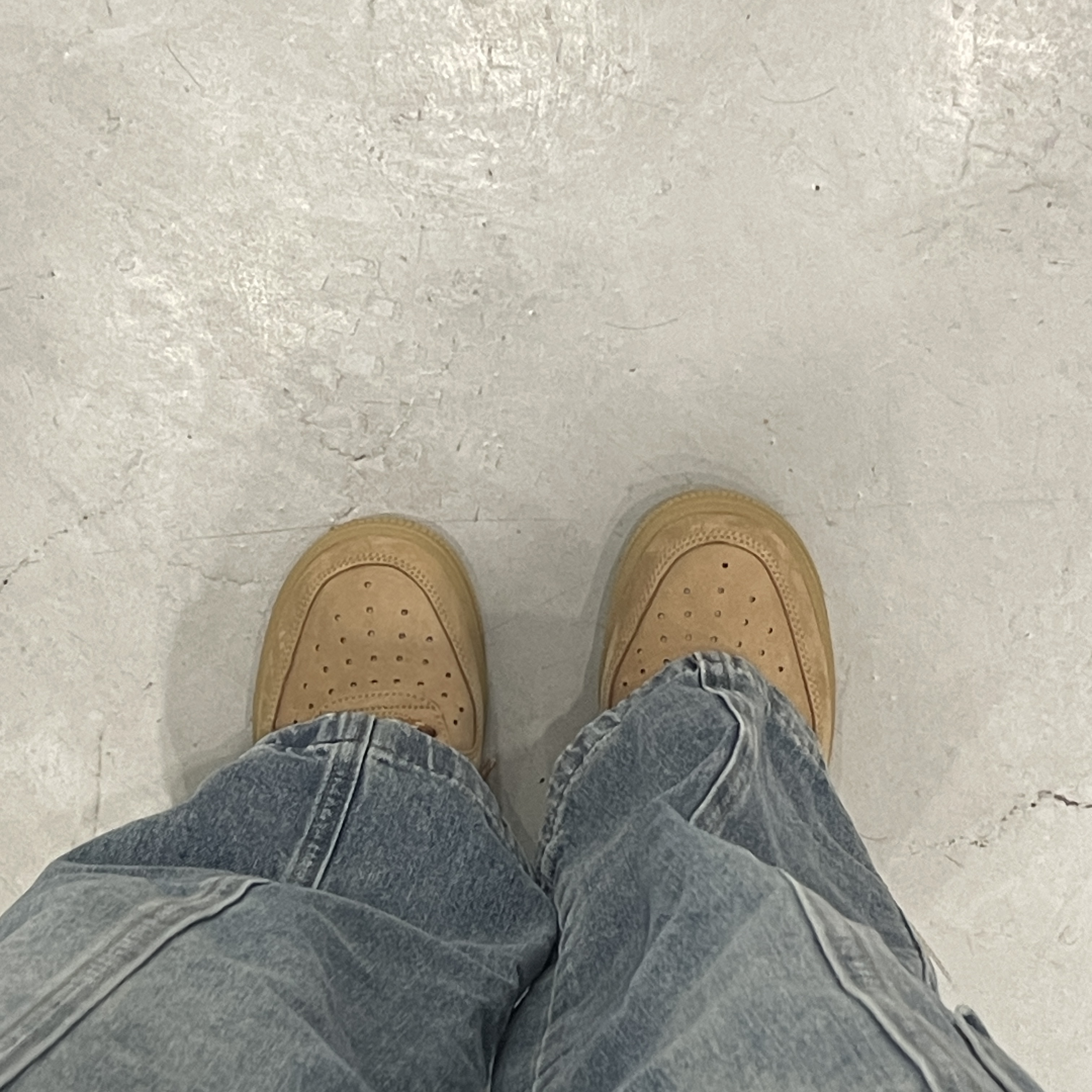 Nike Air Force 1 '07 WB Flax 착용 스타일 - 2