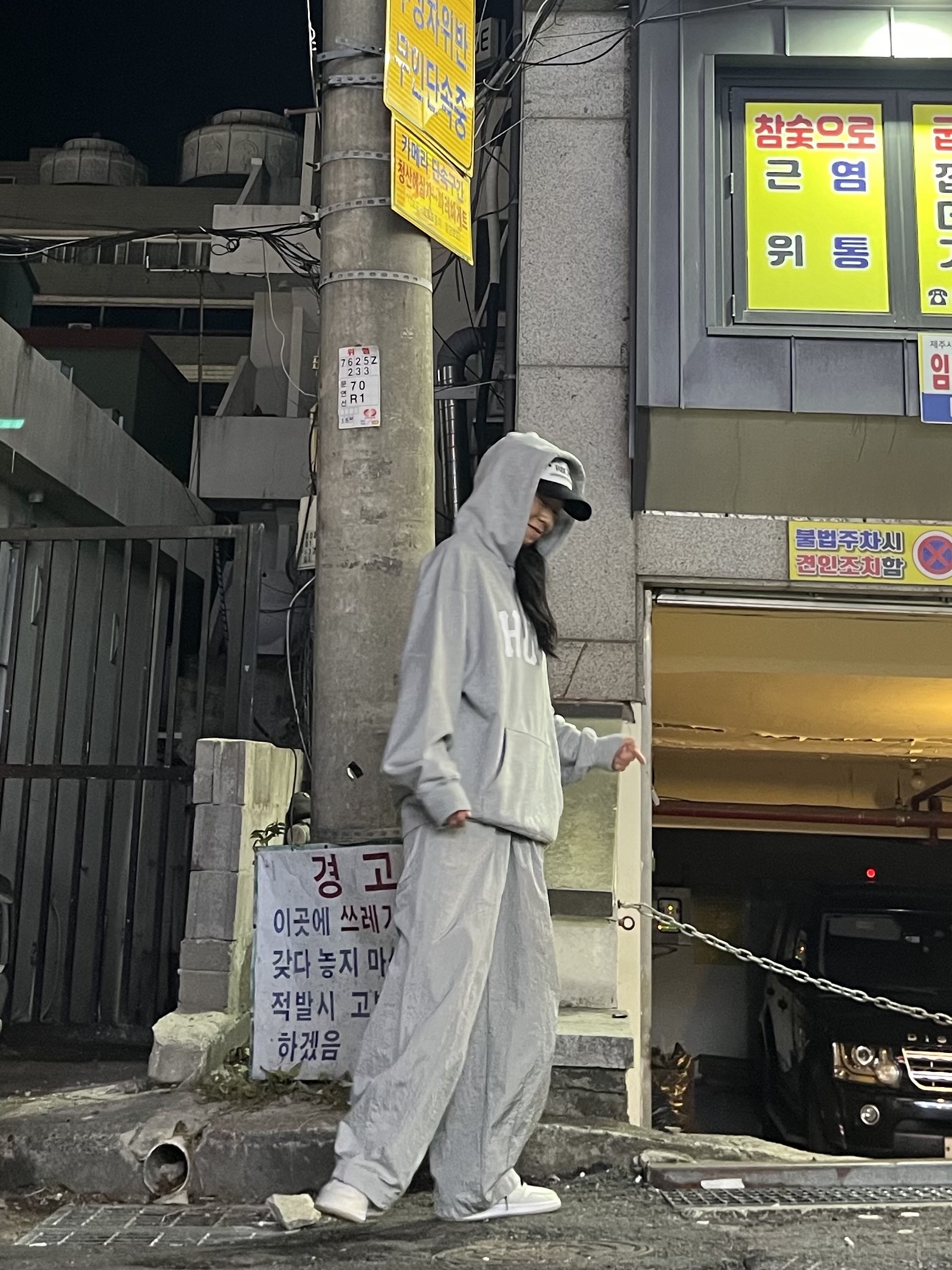 (W) Jordan 1 Zoom Air CMFT Light Bone 착용 스타일 - 3