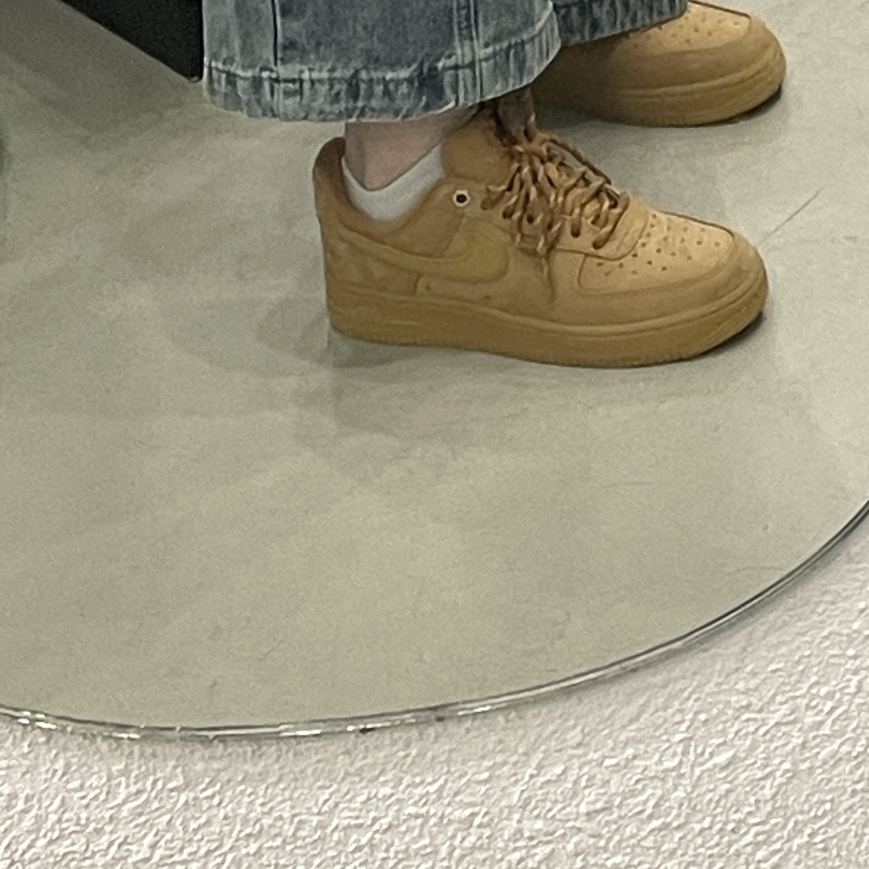 Nike Air Force 1 '07 WB Flax 착용 스타일 - 1