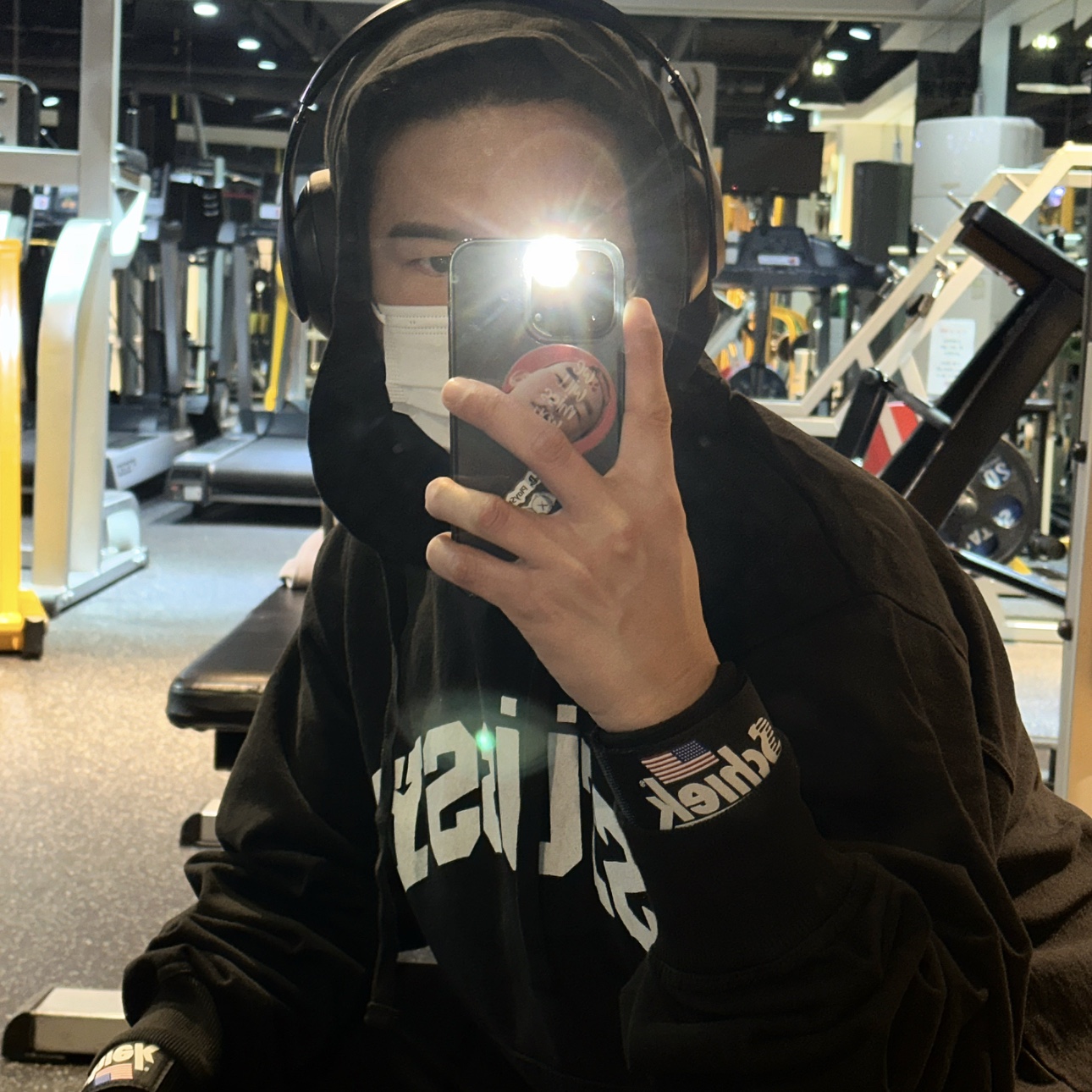 Stussy Block Sport Pigment Dyed Hoodie Black, Beats Studio 3 Wireless Over Ear Headphone Matt Black (Korean Ver.) 착용 스타일
