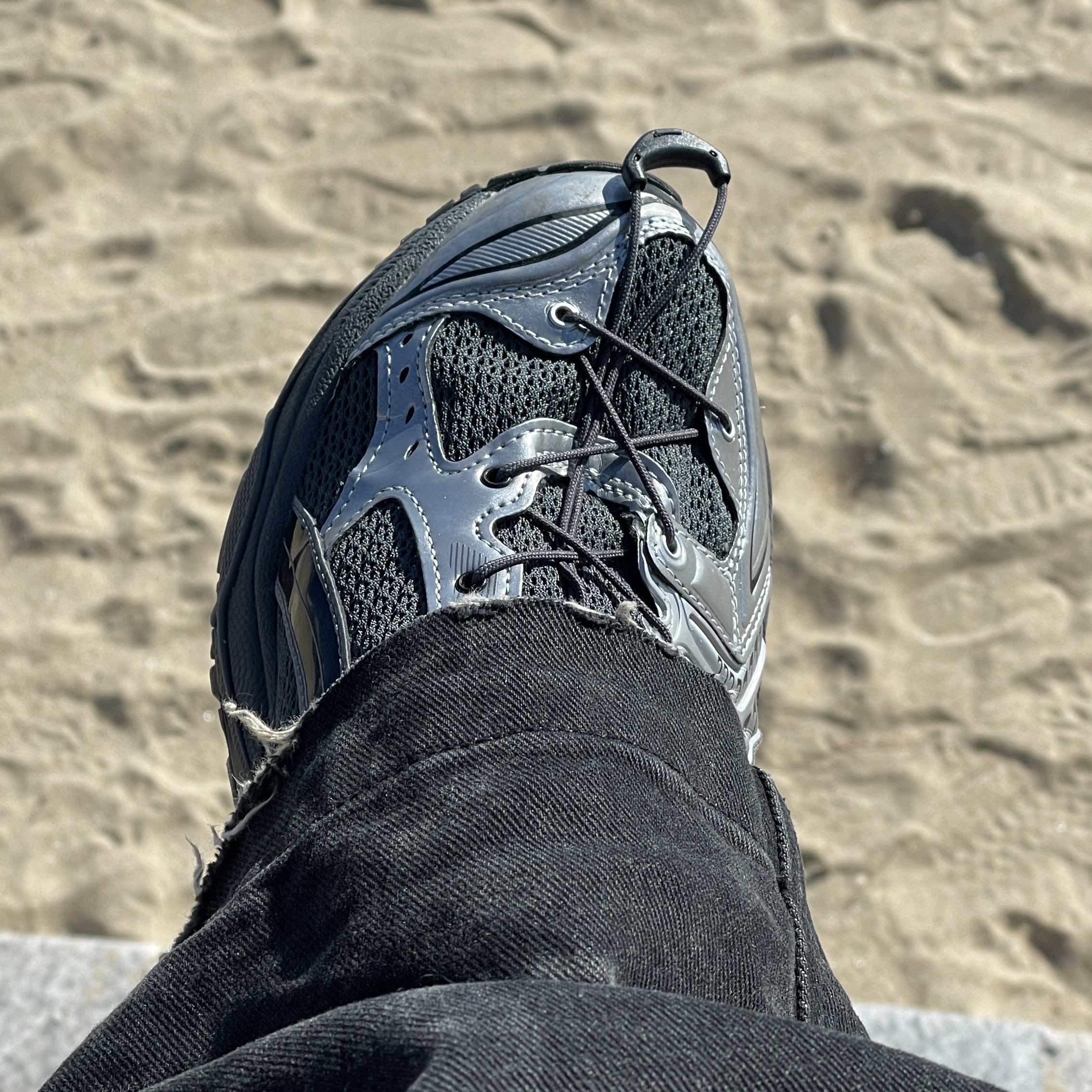 Asics x Unaffected Gel-Kayano 14 Silver Moon, Ader Error Roa Shirt Z-Blue 착용 스타일 - 5
