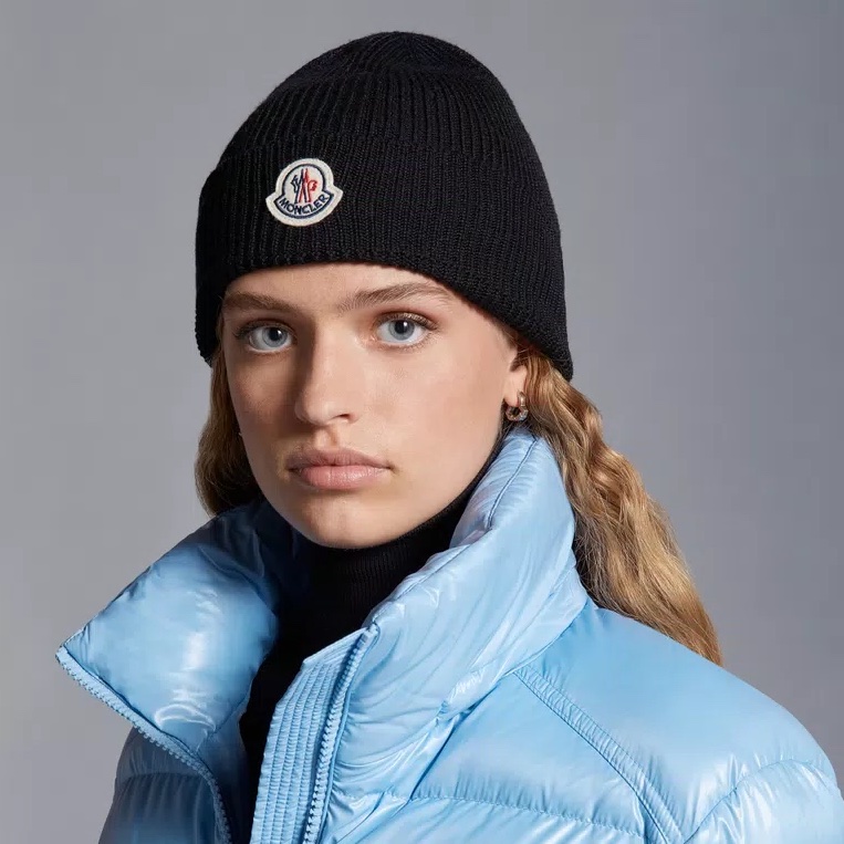 Moncler Padded Wool Cardigan Black - 23FW, Moncler Maya Short Down Jacket Black - 23FW 착용 스타일 - 5