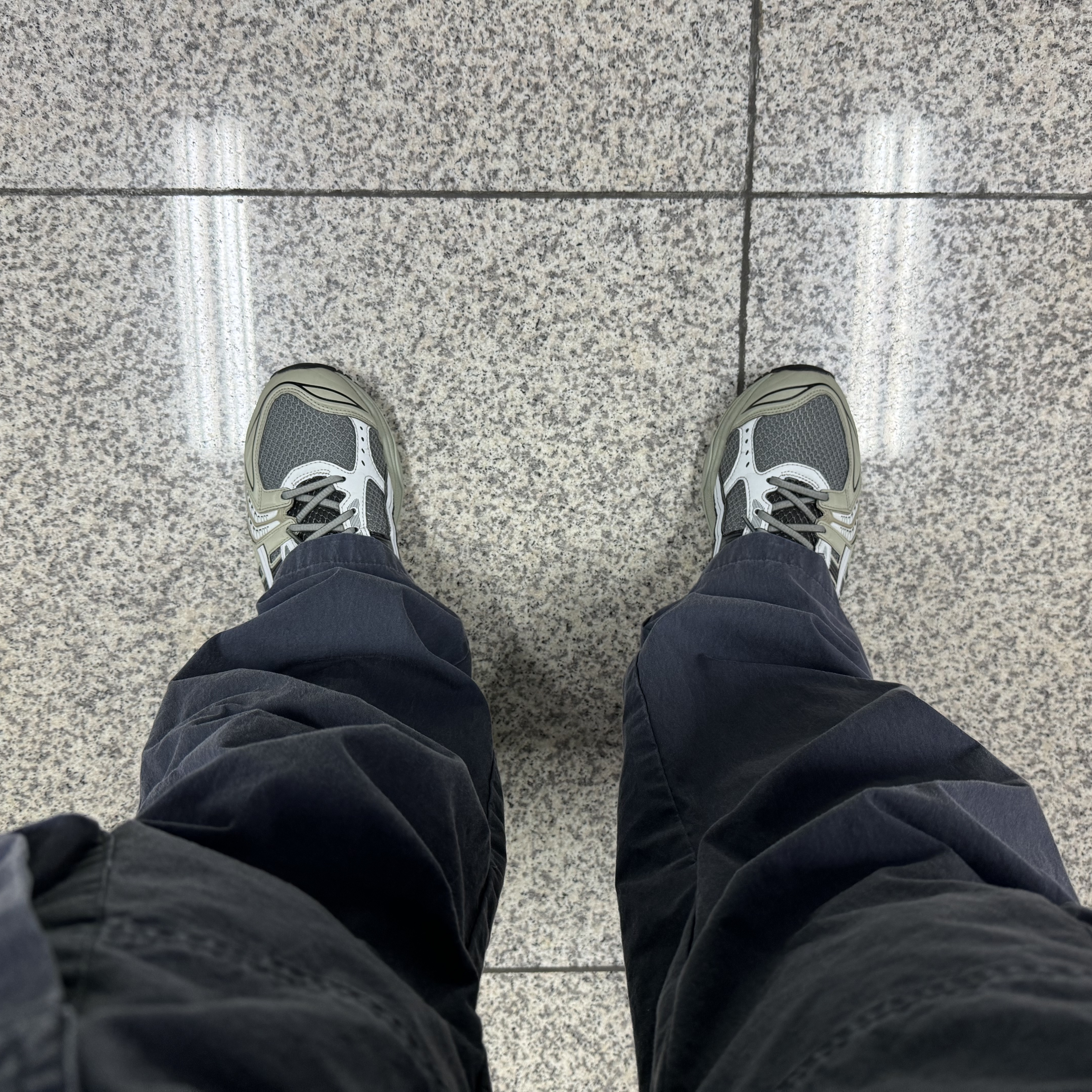 Asics UB1-S Gel-Kayano 14 Piedmont Grey 착용 스타일