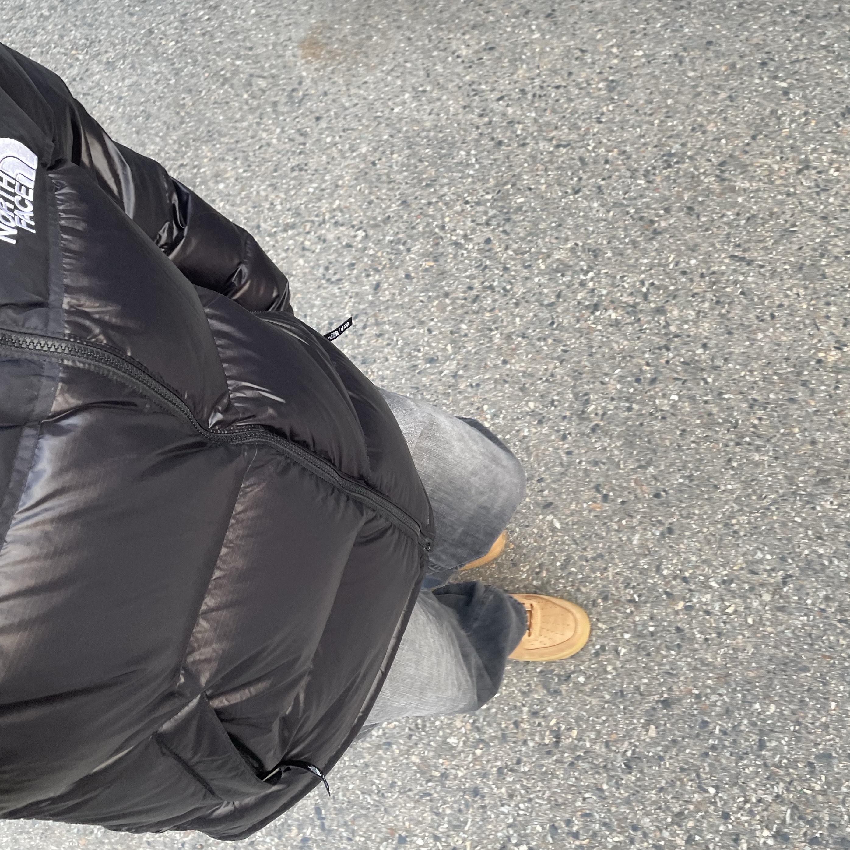 The North Face 1996 Eco Nuptse Jacket Real Black, Nike Air Force 1 '07 WB Flax 착용 스타일