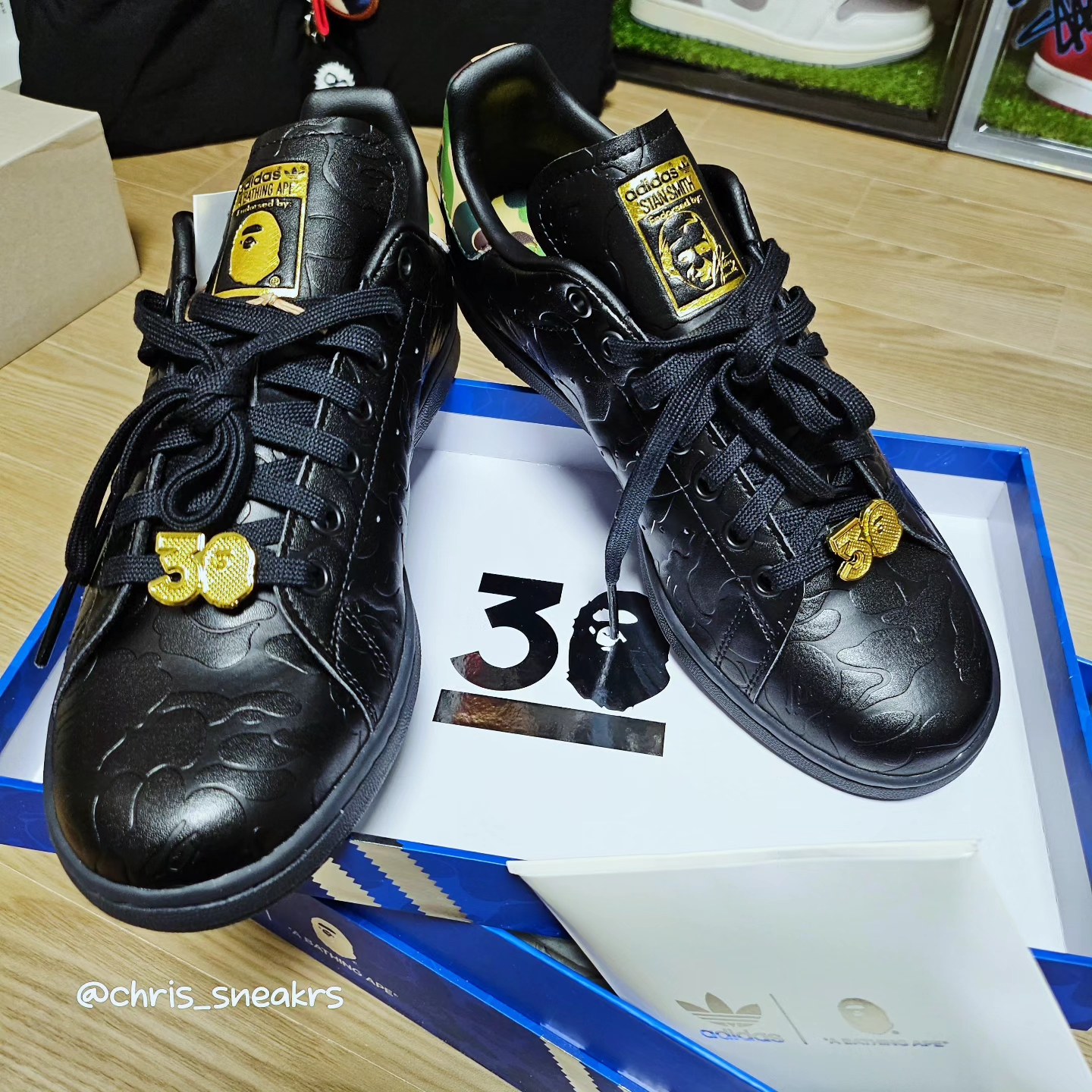 Adidas x BAPE Stan Smith Core Black Gold Metallic 착용 스타일 - 4