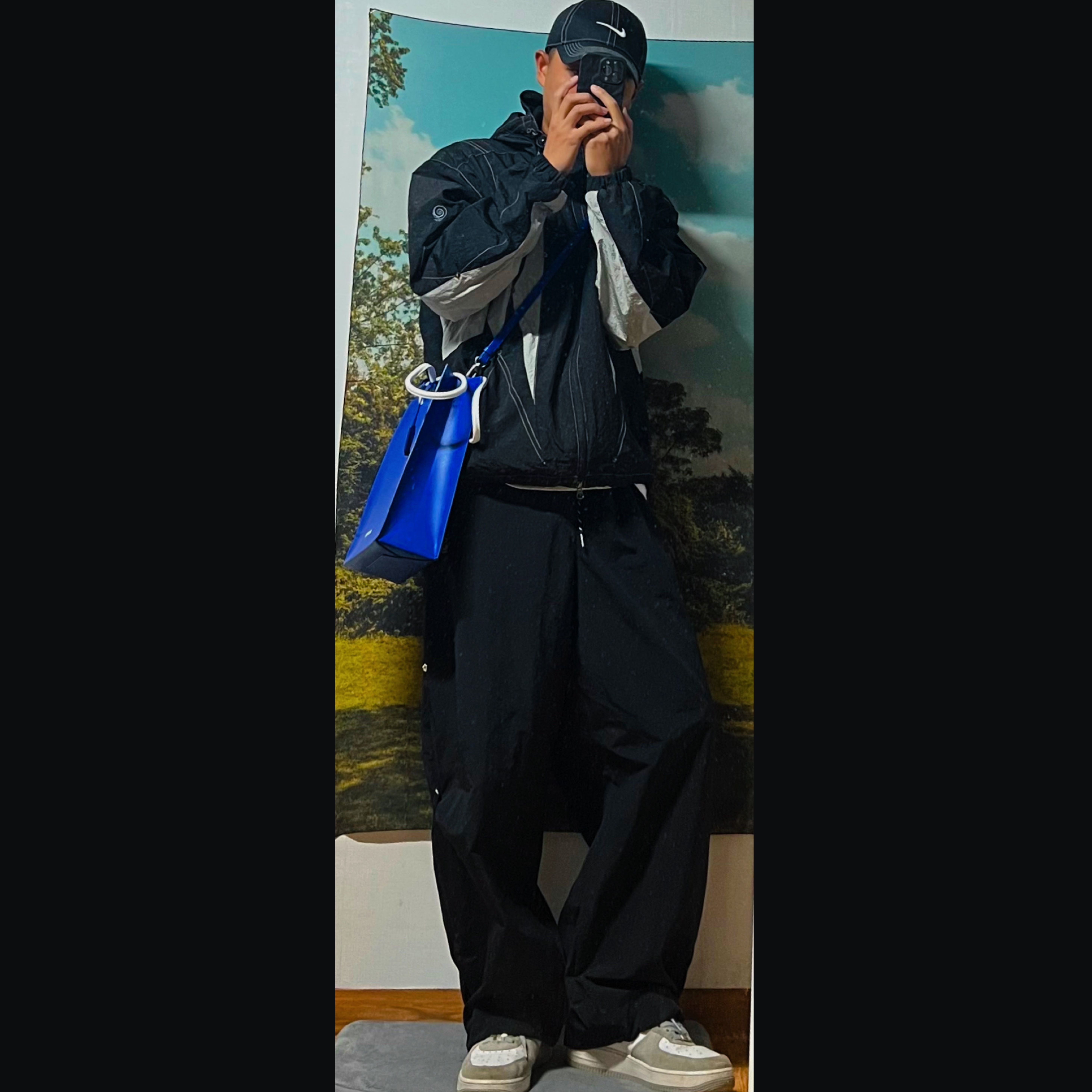 Ader Error Shopper Bag Blue, Nike Air Force 1 '07 LV8 Athletic Club Light Smoke Grey Marina 착용 스타일