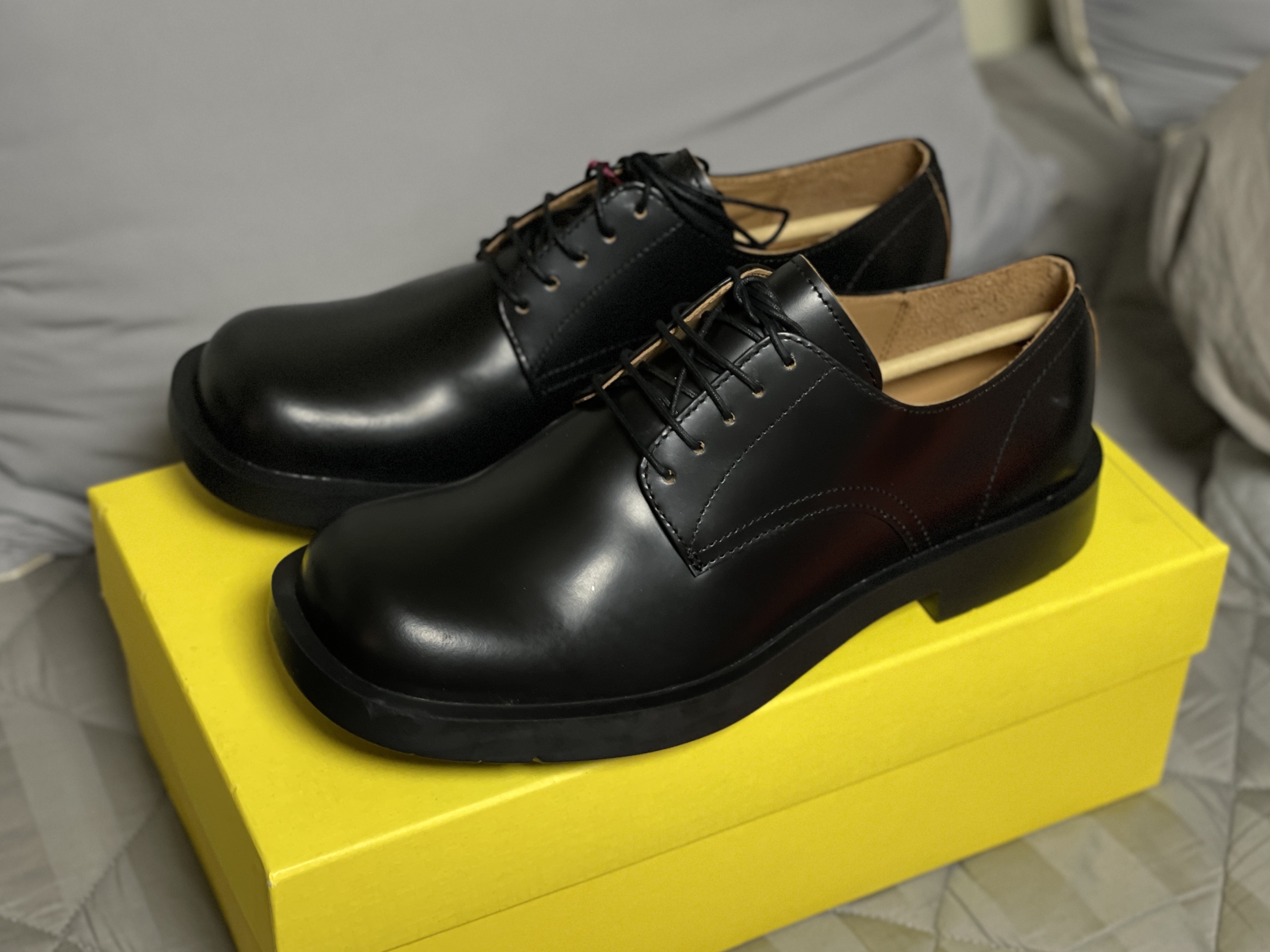 Camper MIL 1978 Lace-Up Loafers Black 착용 스타일 - 1