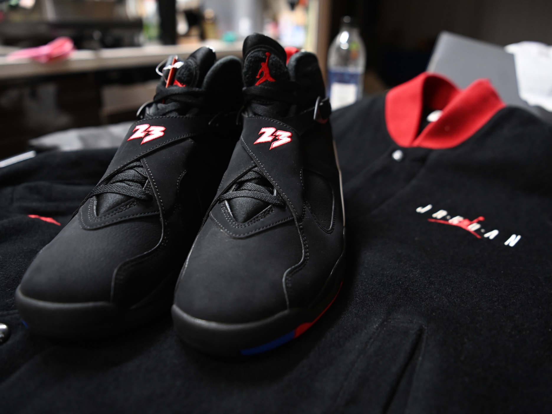 Jordan 8 Retro Playoffs 2023 착용 스타일 - 1
