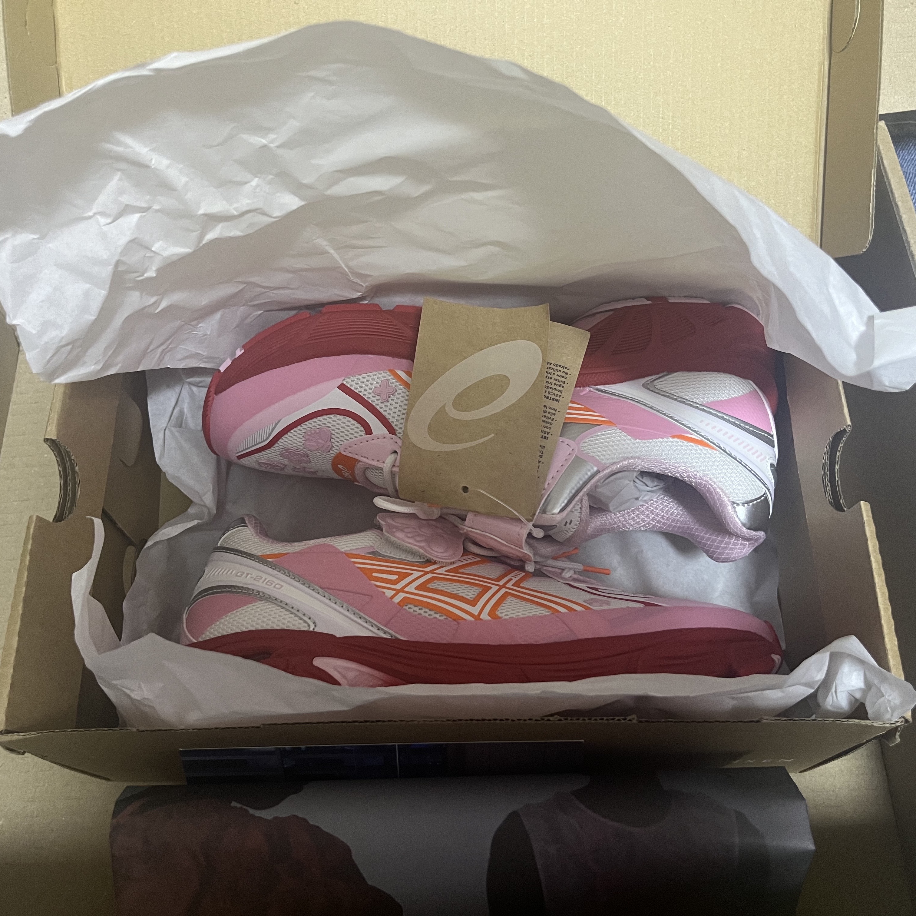 Asics x Cecilie Bahnsen GT-2160 White Habanero 착용 스타일 - 2