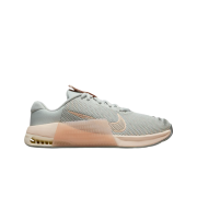 (W) Nike Metcon 9 Light Silver Guava Ice
