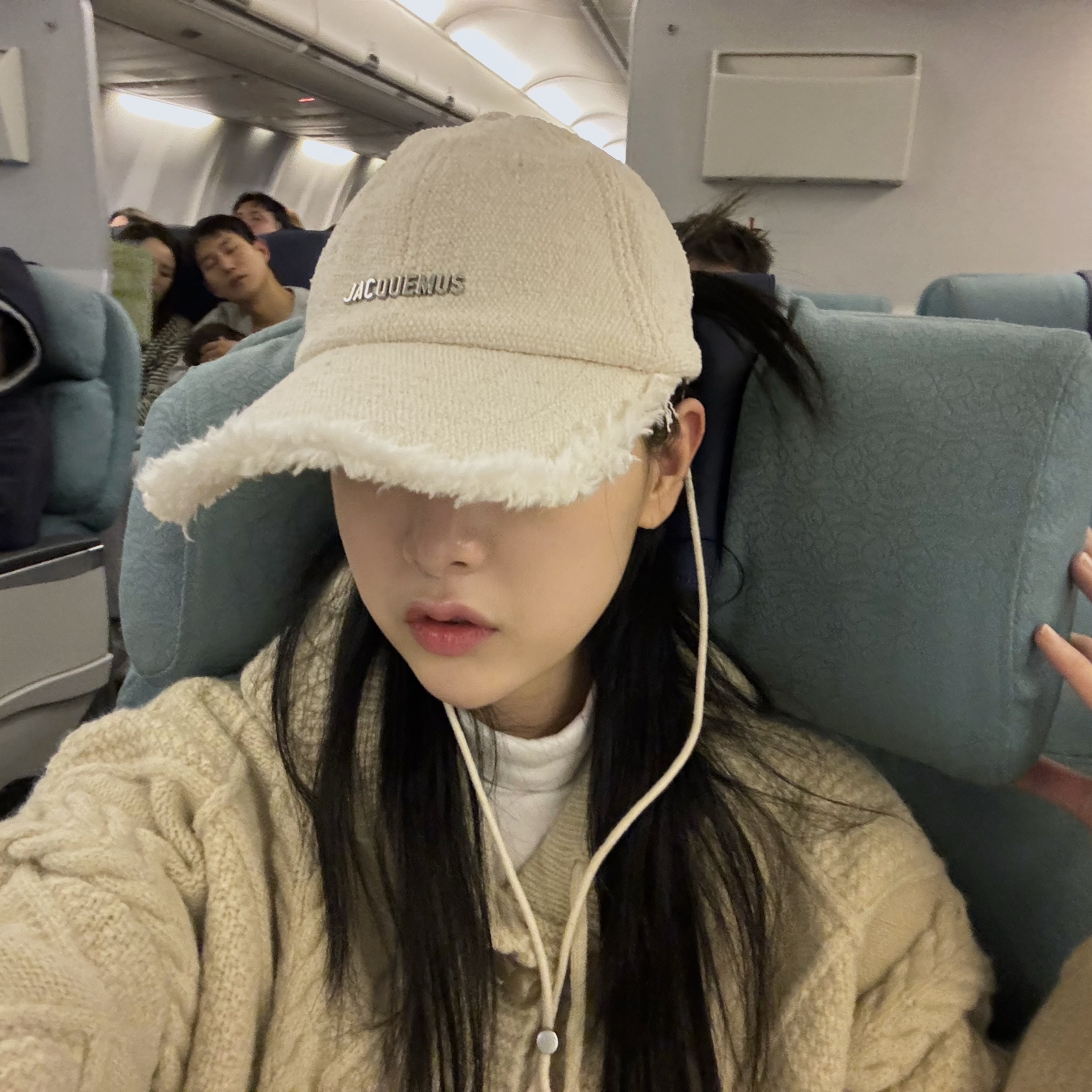 Jacquemus La Casquette Artichaut Fringe Baseball Cap Off White 착용 스타일 - 1