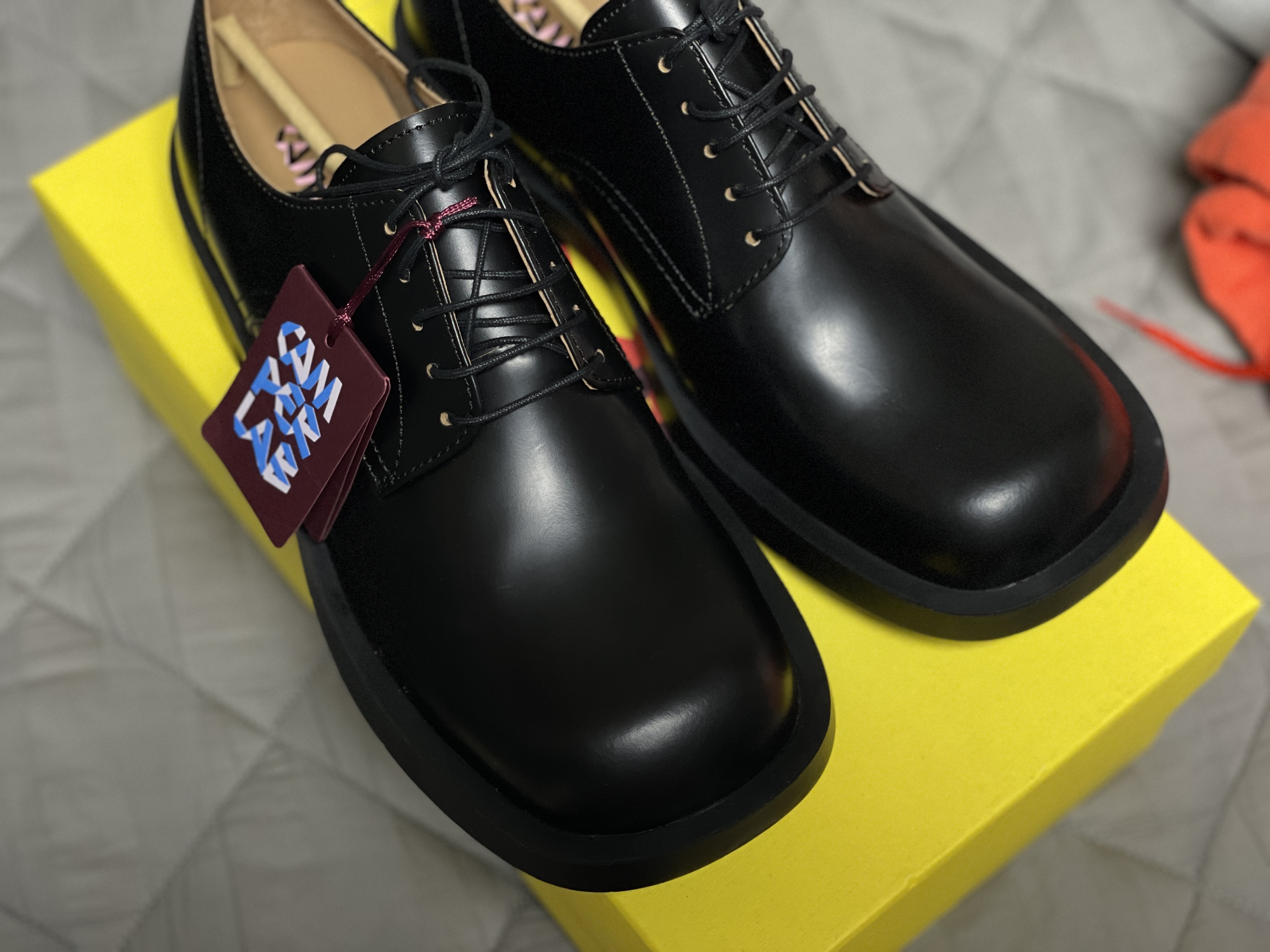 Camper MIL 1978 Lace-Up Loafers Black 착용 스타일 - 3
