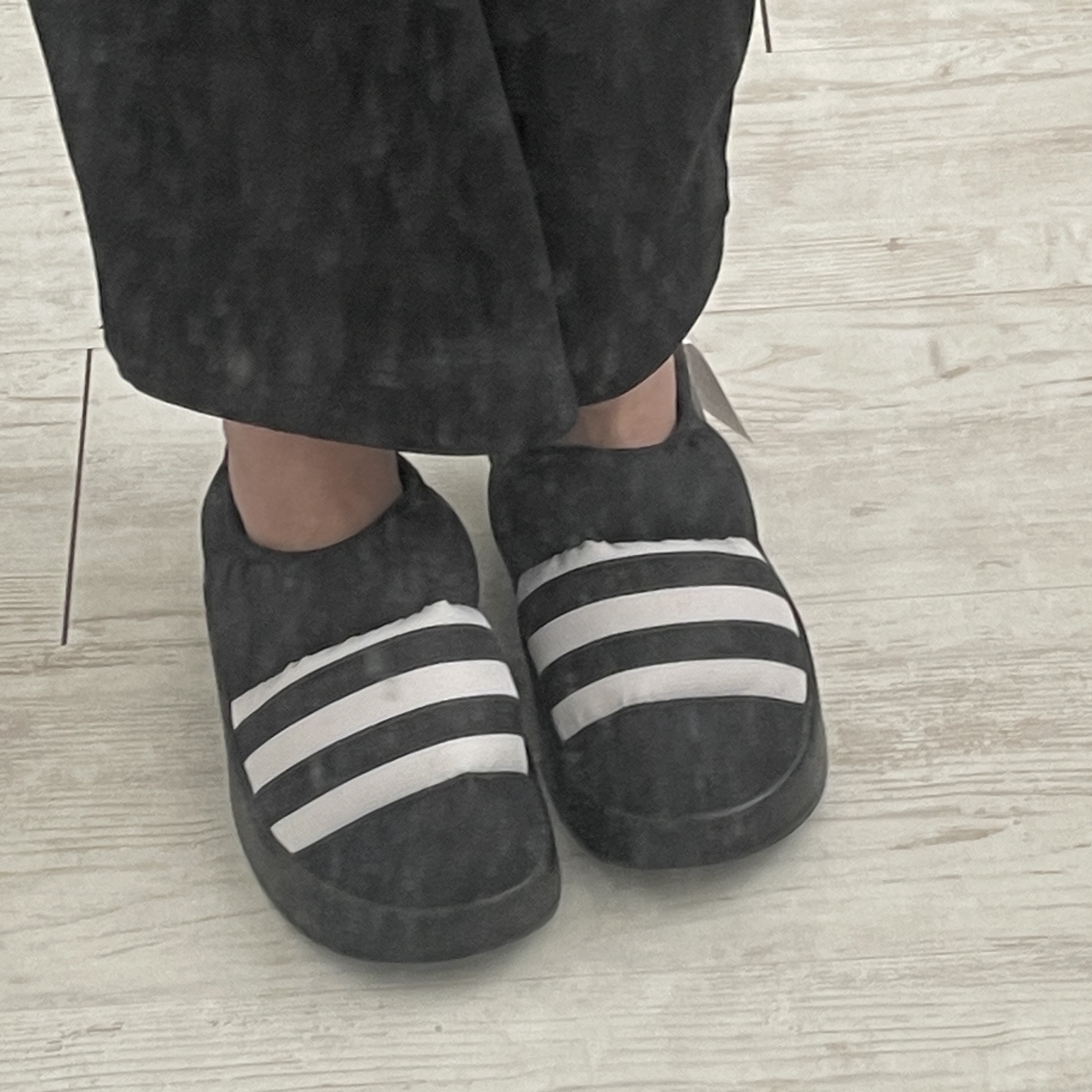 Adidas Puffylette Core Black 착용 스타일 - 3