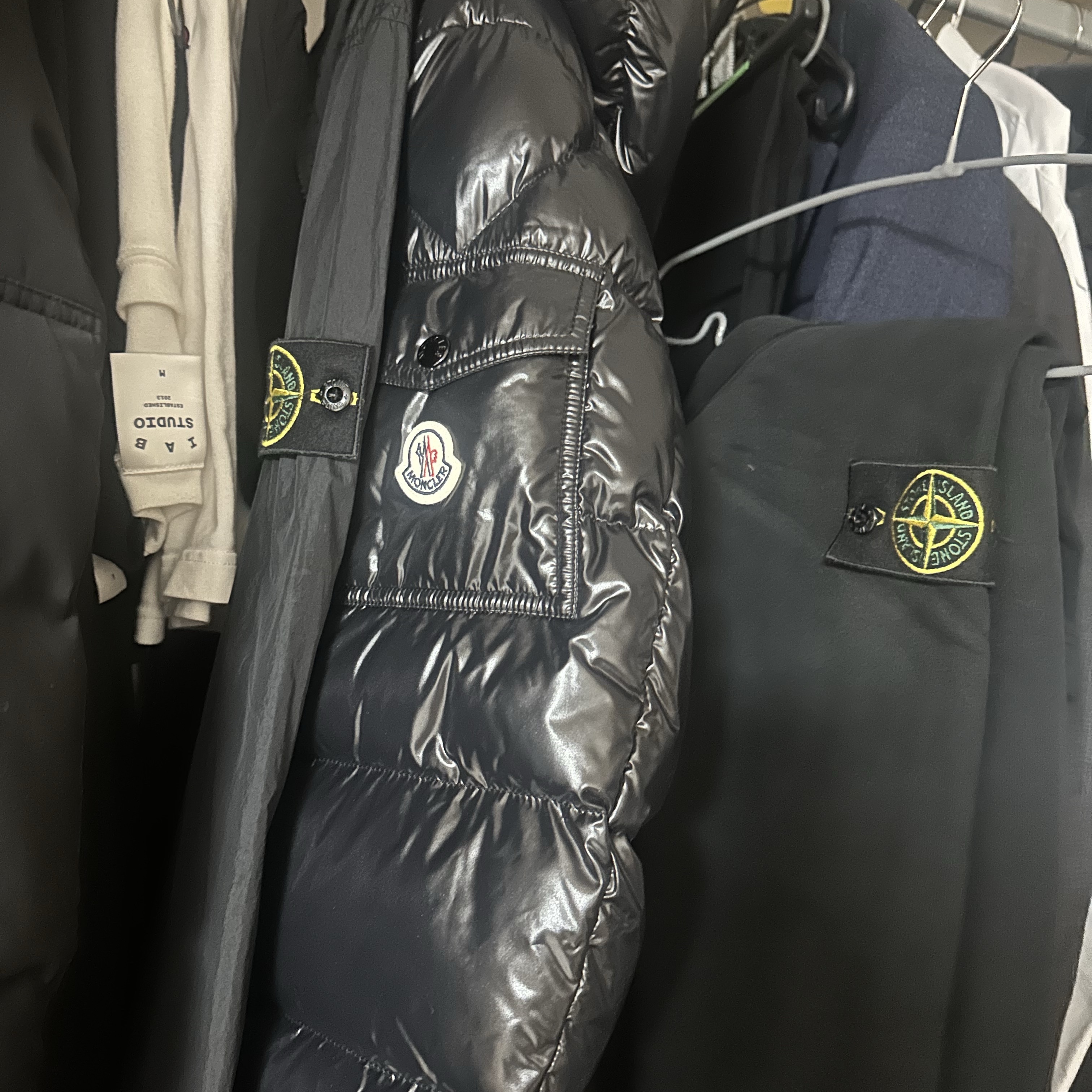Stone Island 40522 Crinkle Reps Nylon Garment Dyed Hooded Jacket Black - 23SS 착용 스타일