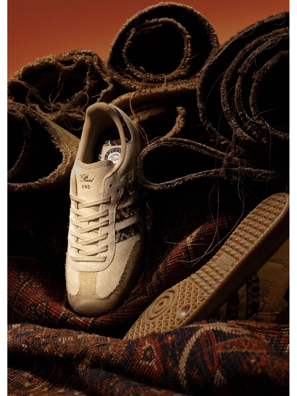 Adidas x END. Samba Consortium Cup Ecru Tint Supplier Color 착용 스타일 - 2
