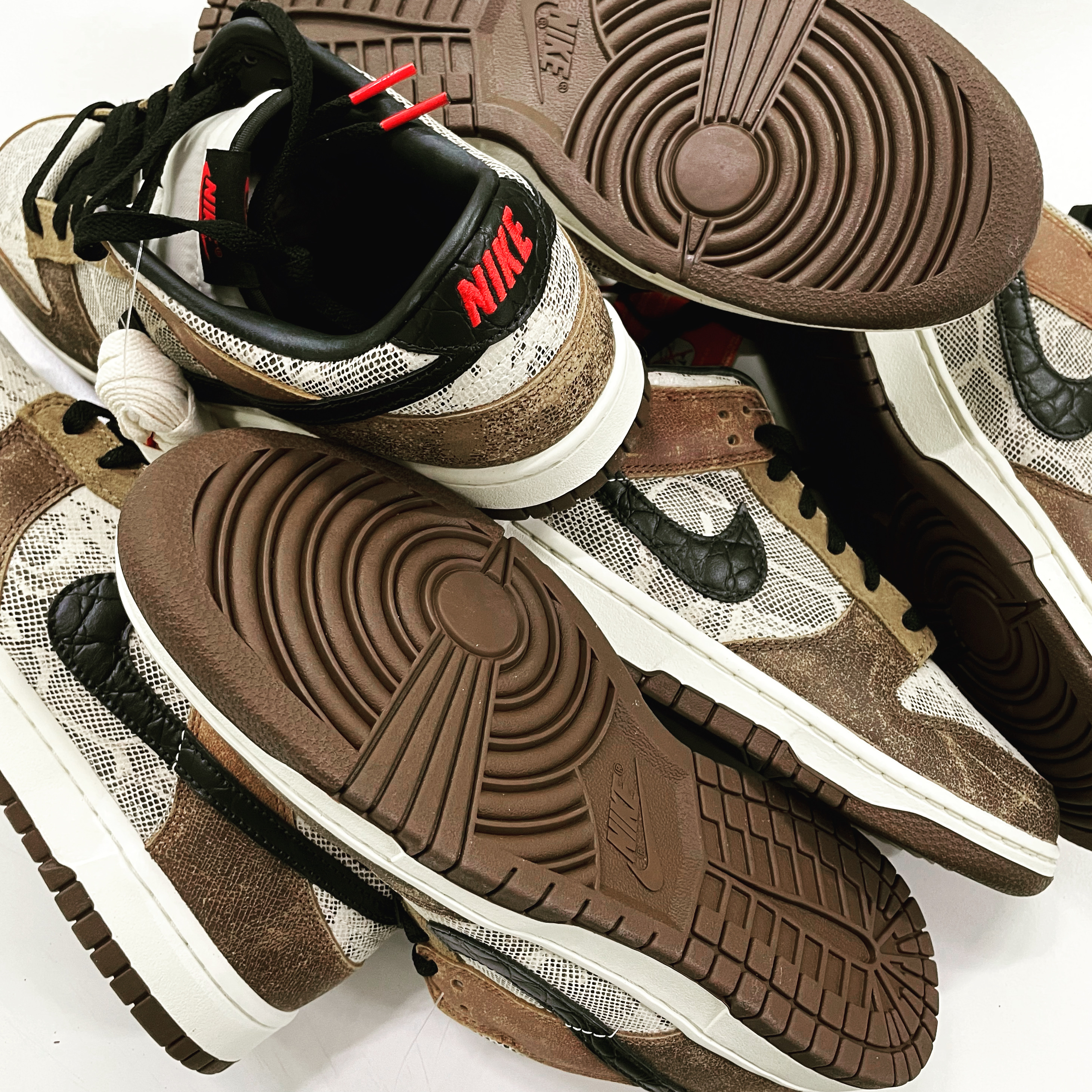 Nike Dunk Low PRM Head to Head 착용 스타일