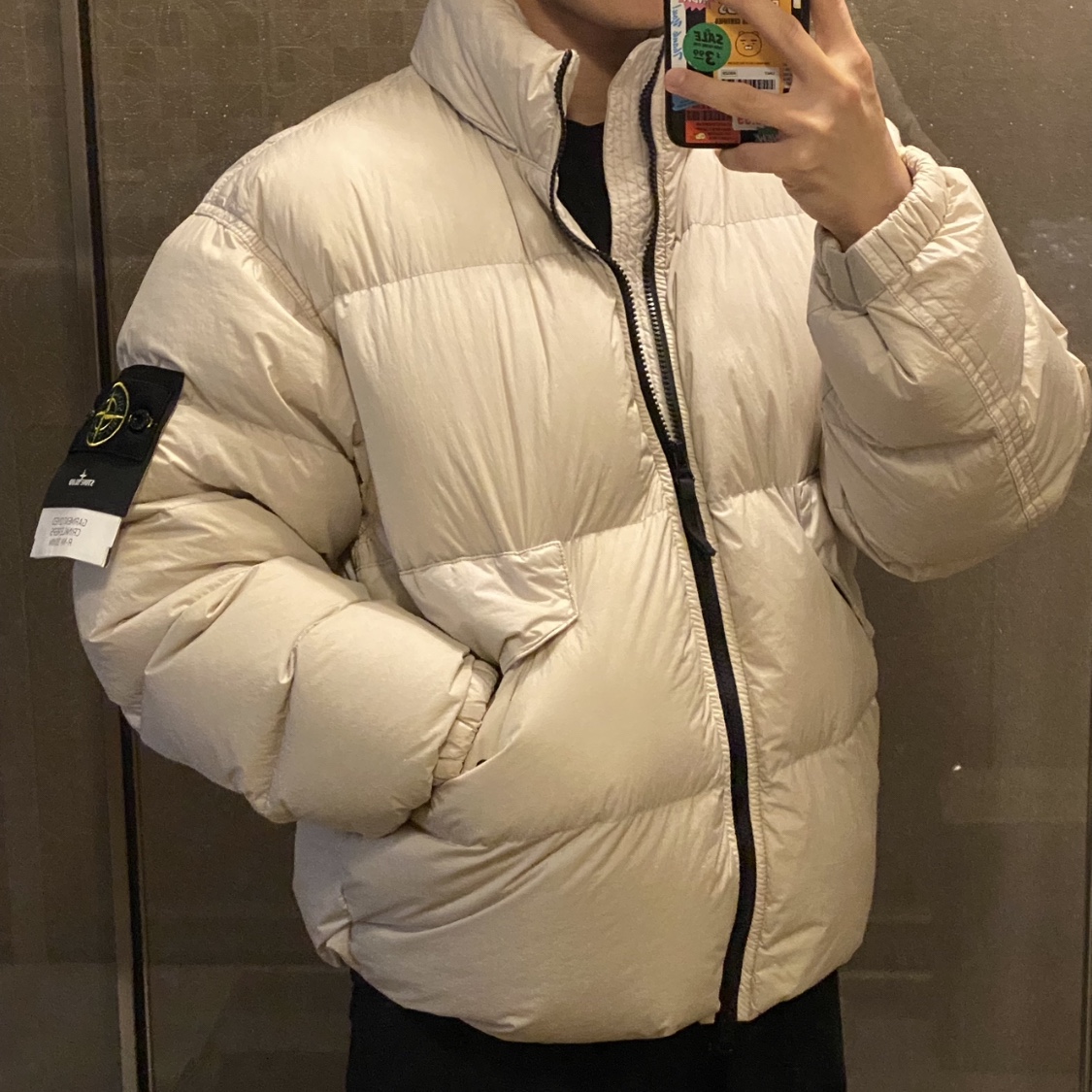 Stone Island 40623 Garment Dyed Crinkle Reps Recycled Nylon Down Jacket Plaster - 23FW 착용 스타일 - 2