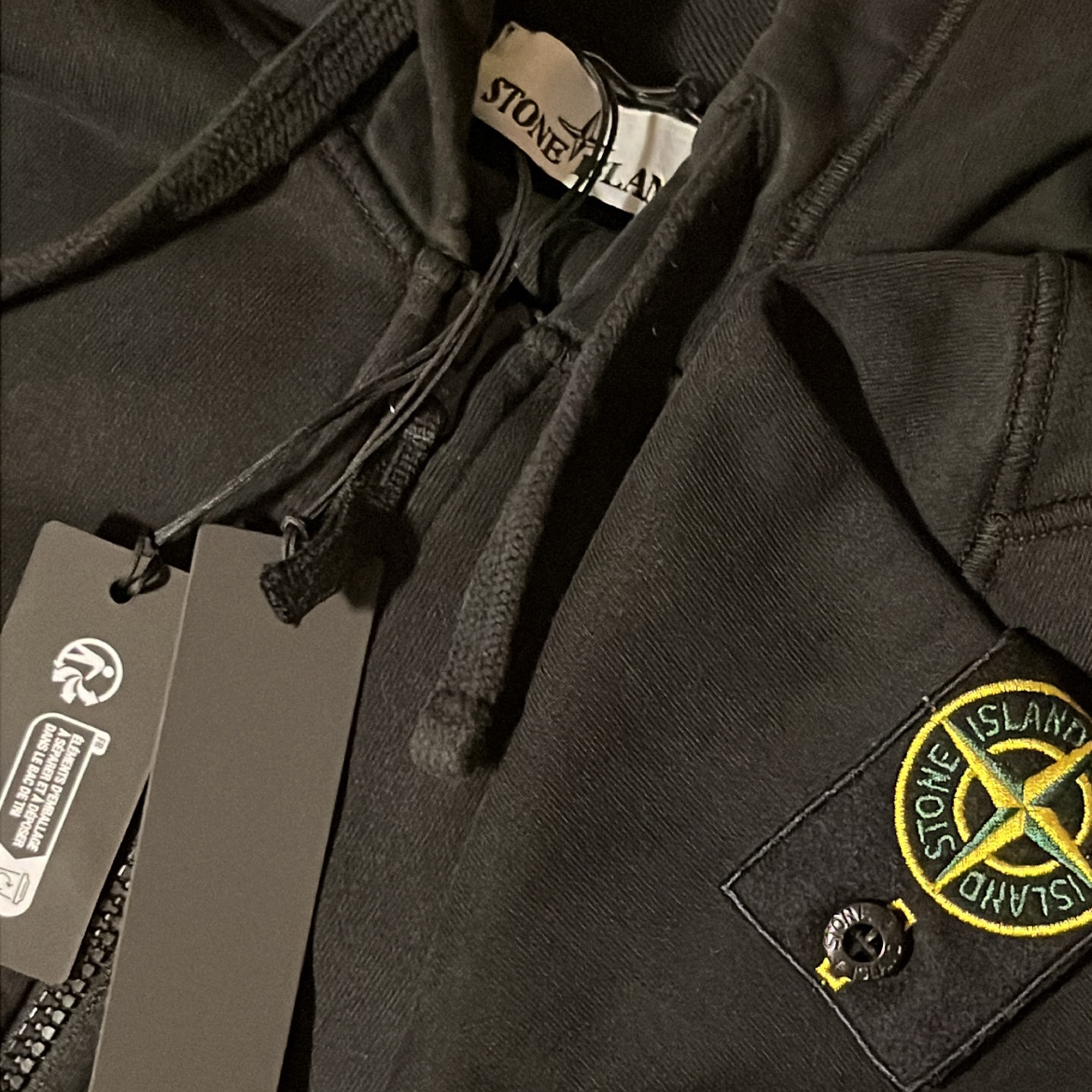 Stone Island 64251 Cotton Fleece Full Zip Hooded Sweatshirt Black - 22SS 착용 스타일 - 2