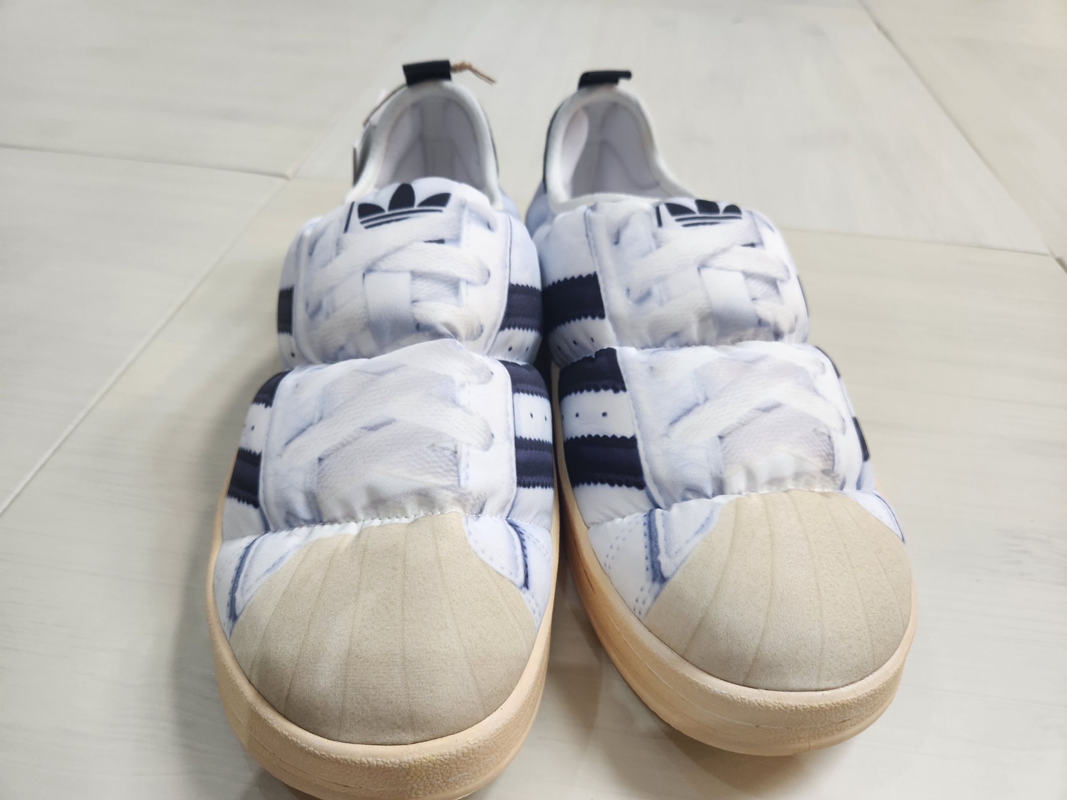 Adidas Puffylette Superstar Cloud White 착용 스타일 - 2