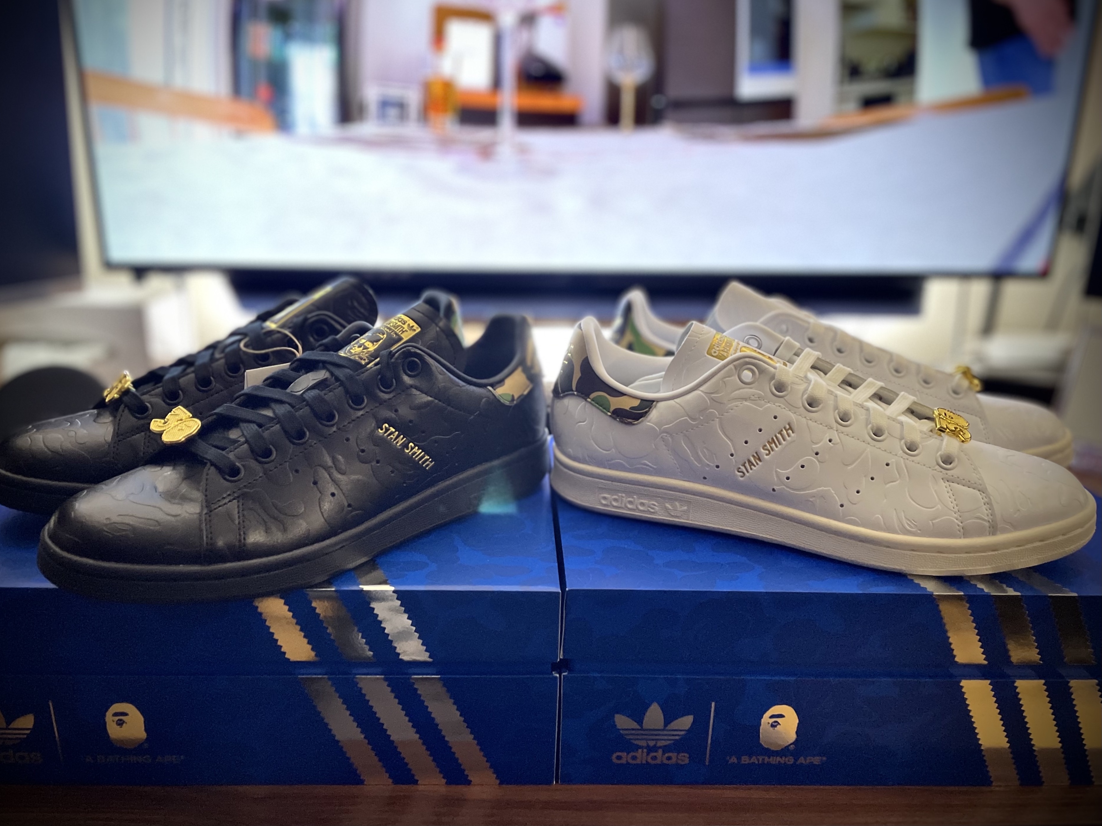 Adidas x BAPE Stan Smith Cloud White Off White, Adidas x BAPE Stan Smith Core Black Gold Metallic 착용 스타일