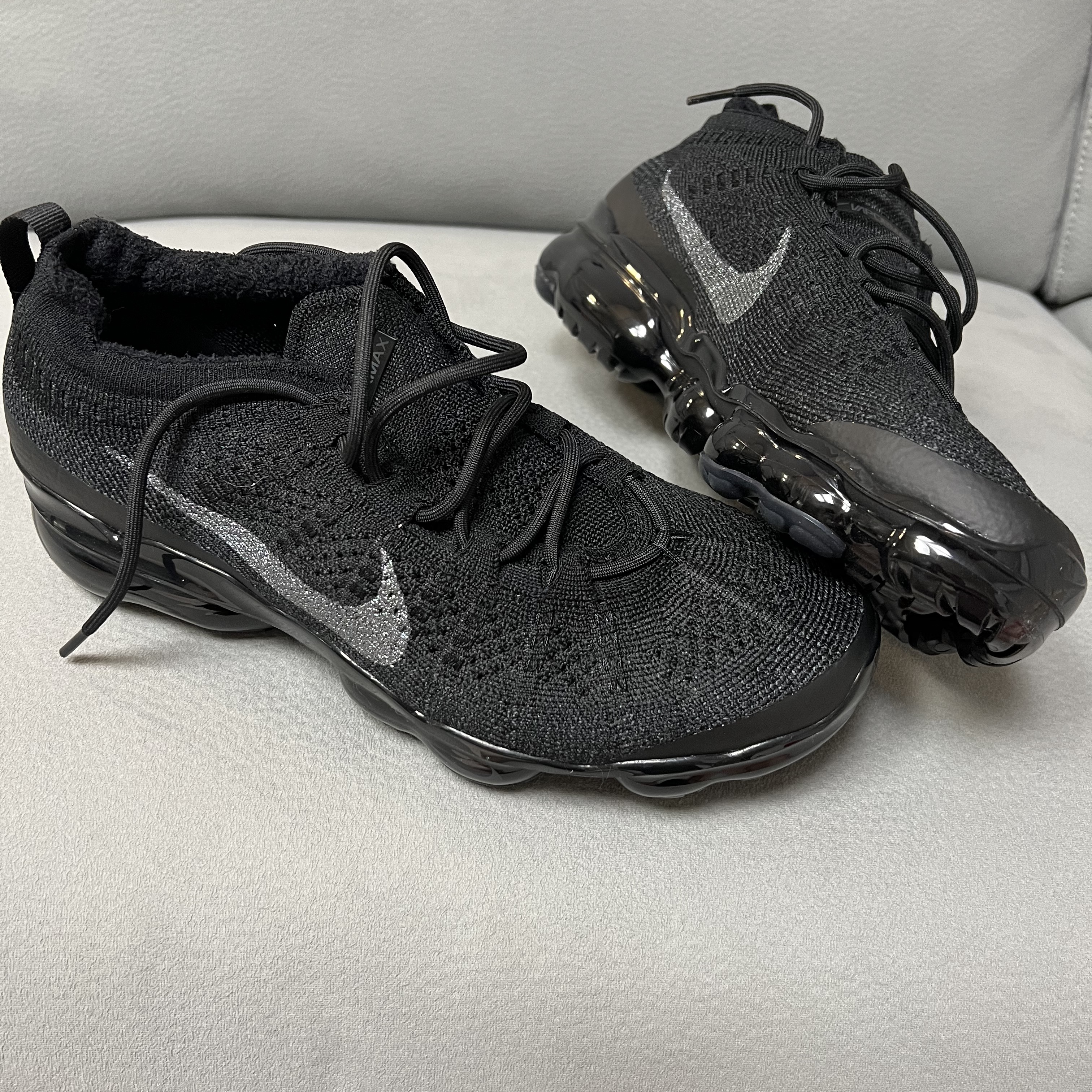 Nike Air VaporMax 2023 Flyknit Triple Black 착용 스타일 - 1