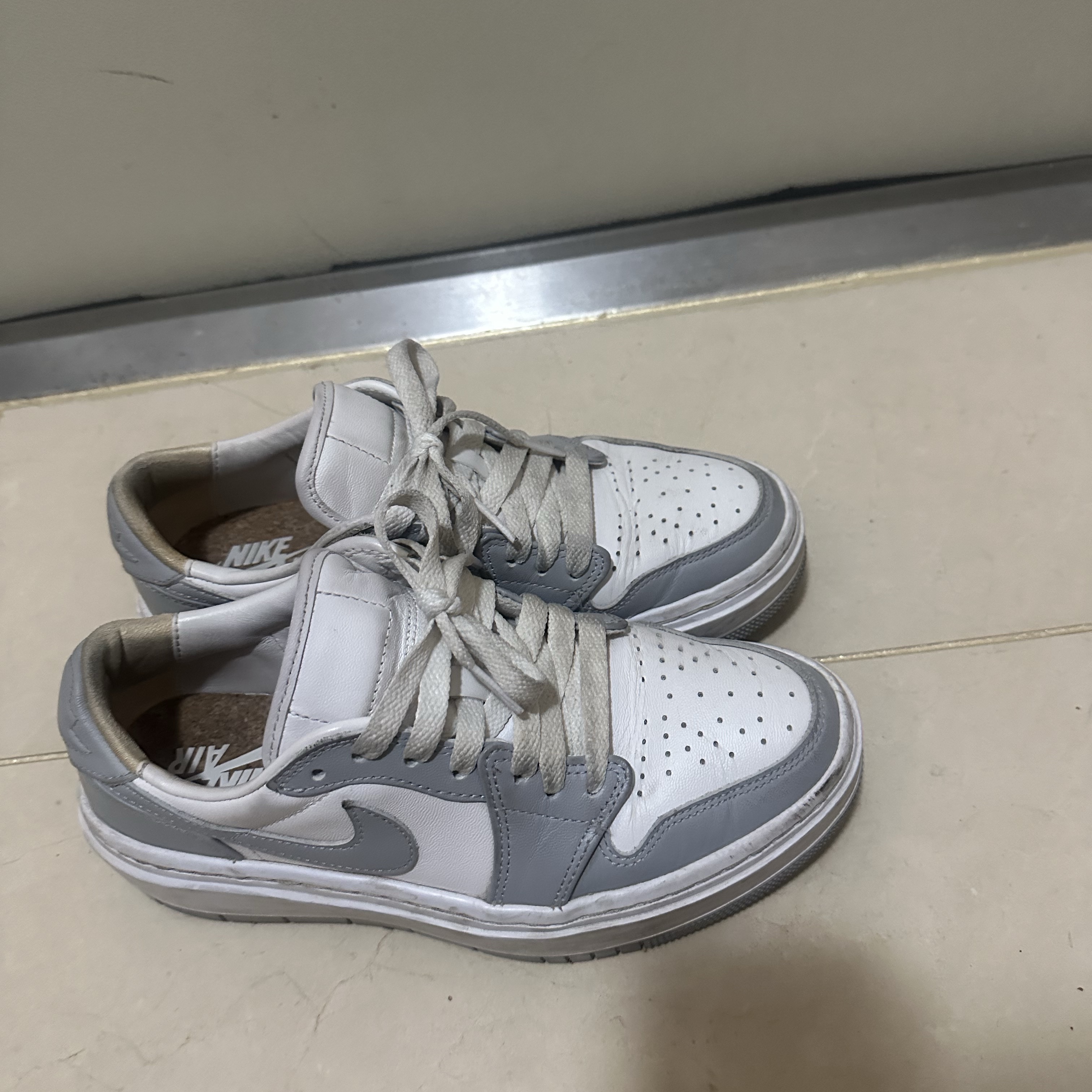 (W) Jordan 1 Elevate Low White and Wolf Grey 착용 스타일