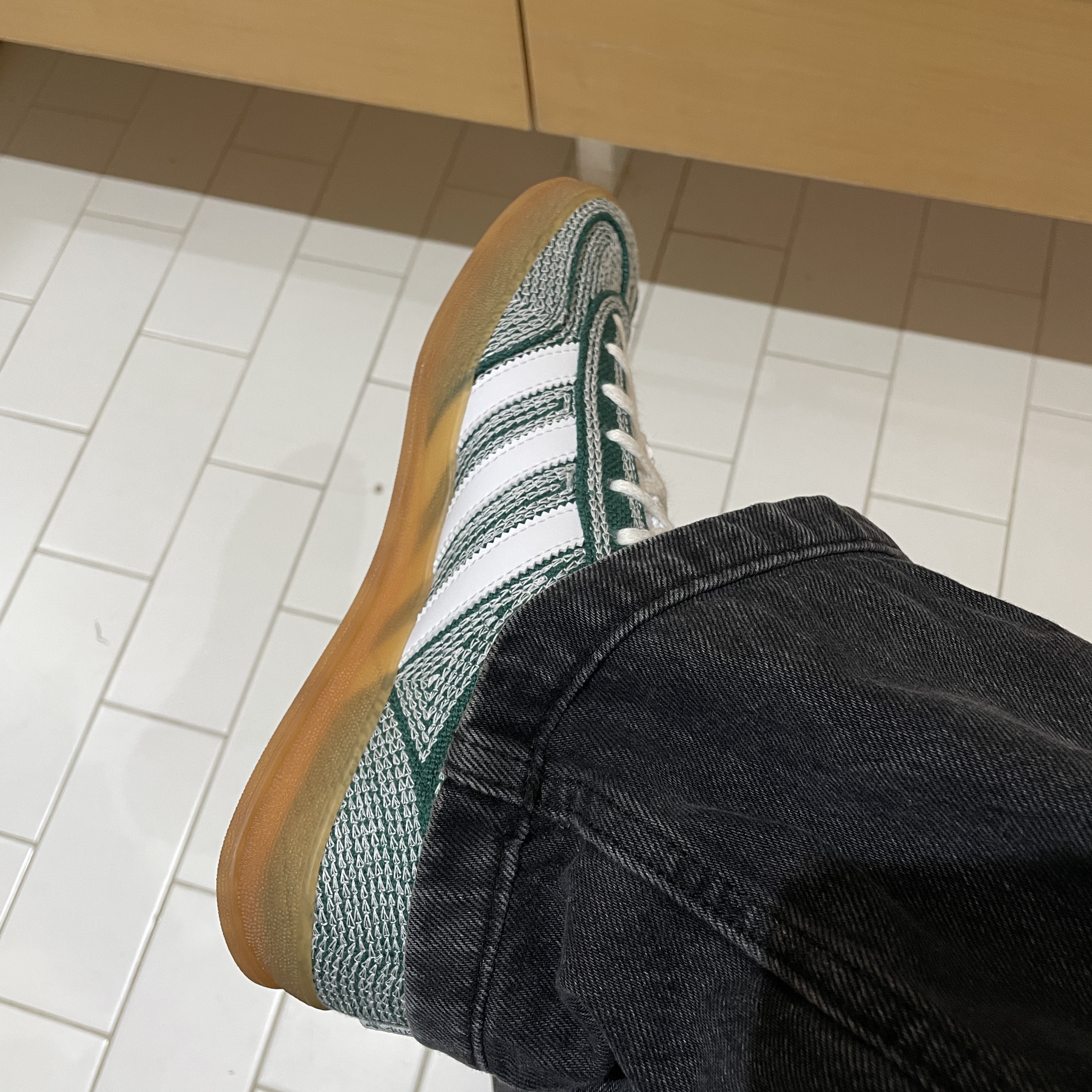 Adidas x Sean Wotherspoon Gazelle Indoor Collegiate Green Cloud White 착용 스타일 - 2