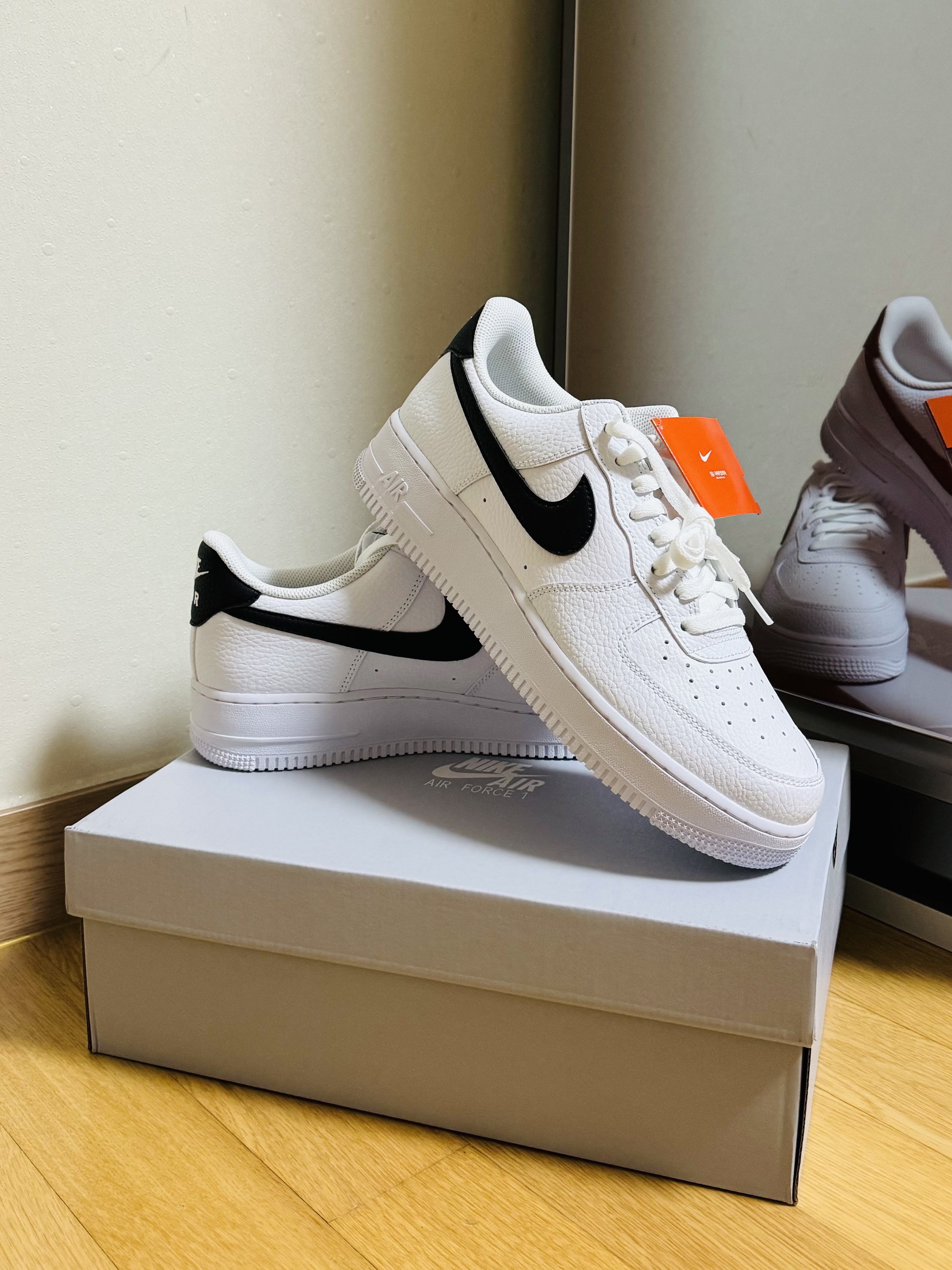 Nike Air Force 1 '07 White Black 착용 스타일