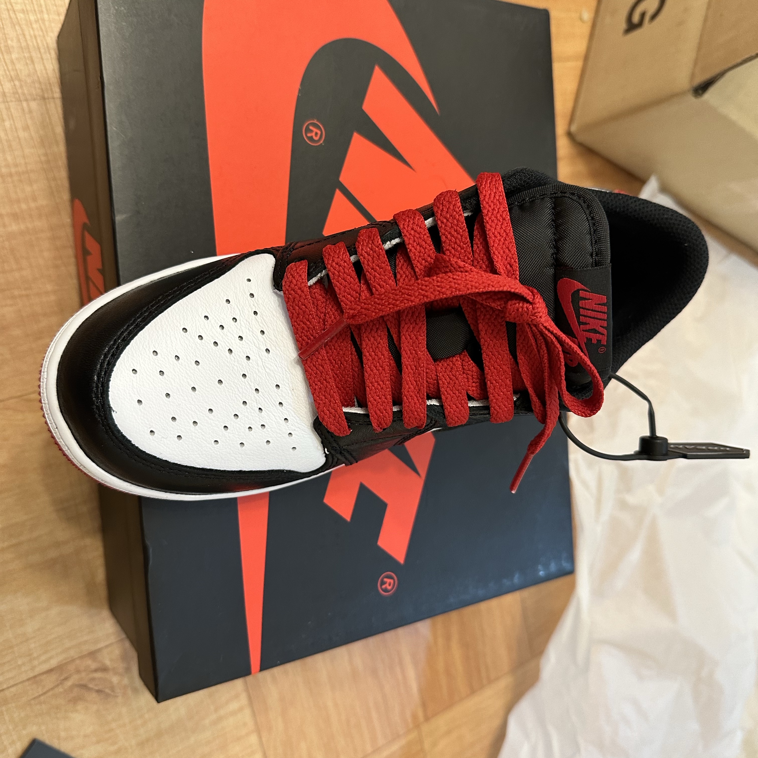 (GS) Jordan 1 Retro Low OG Black Toe 착용 스타일 - 3